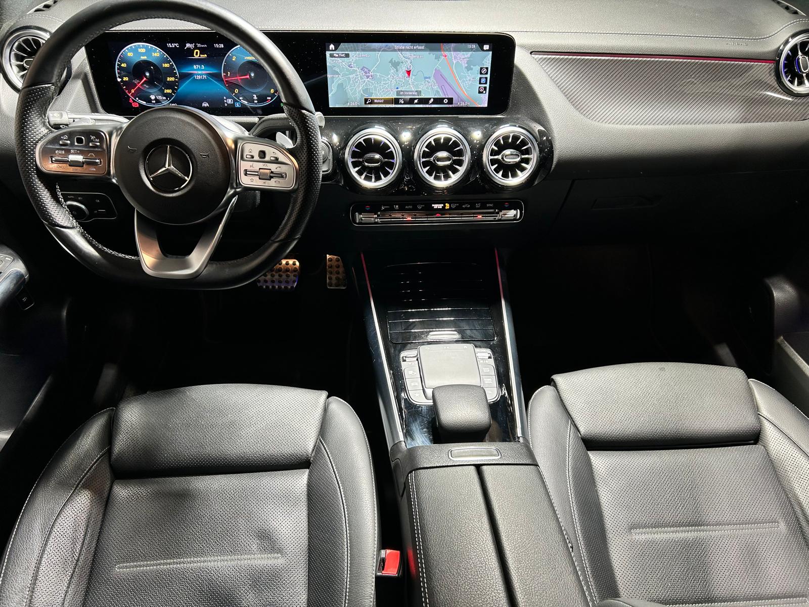 MERCEDES-BENZ GLA 220 d AMG Line-image-14