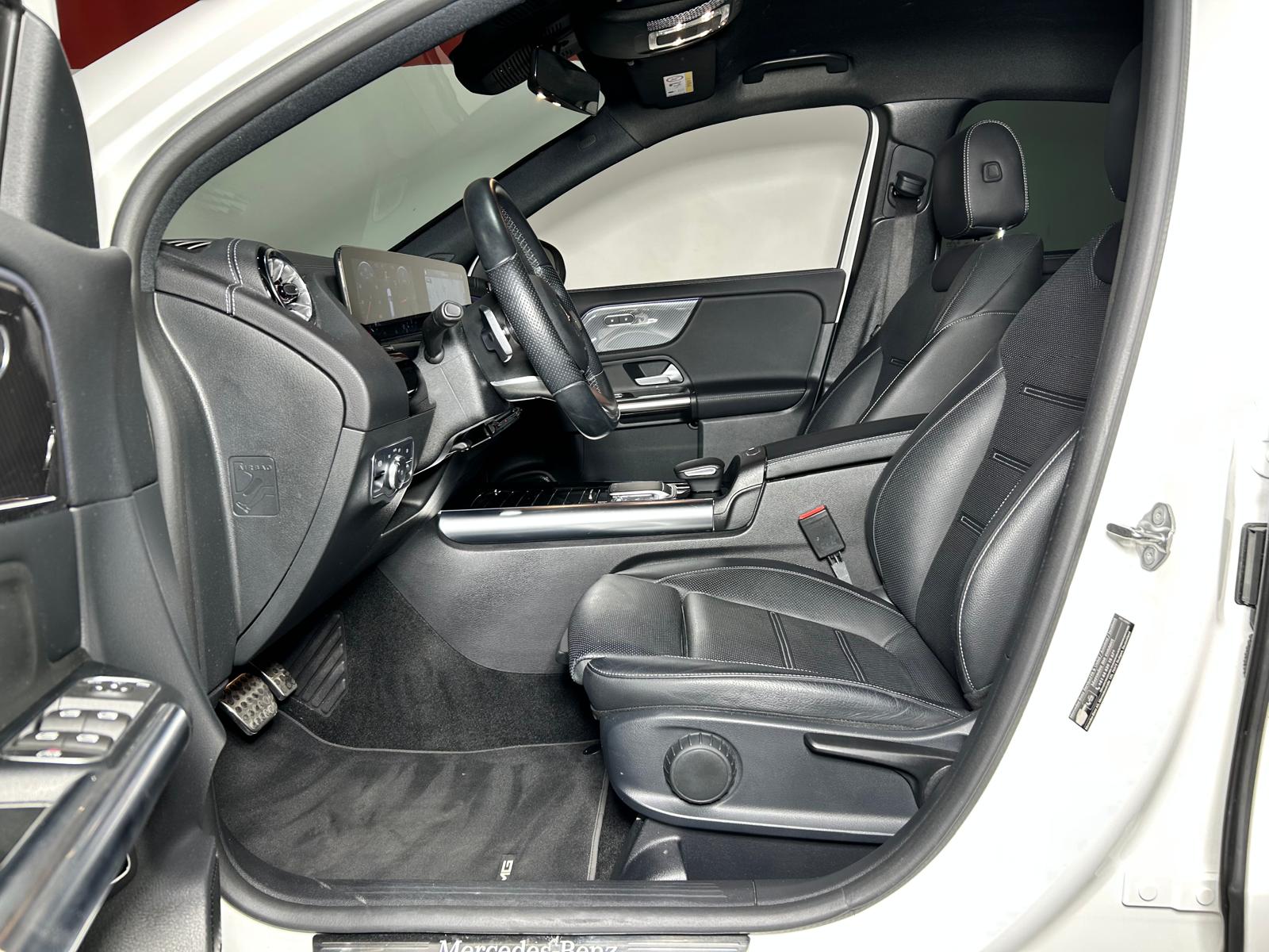 MERCEDES-BENZ GLA 220 d AMG Line-image-8