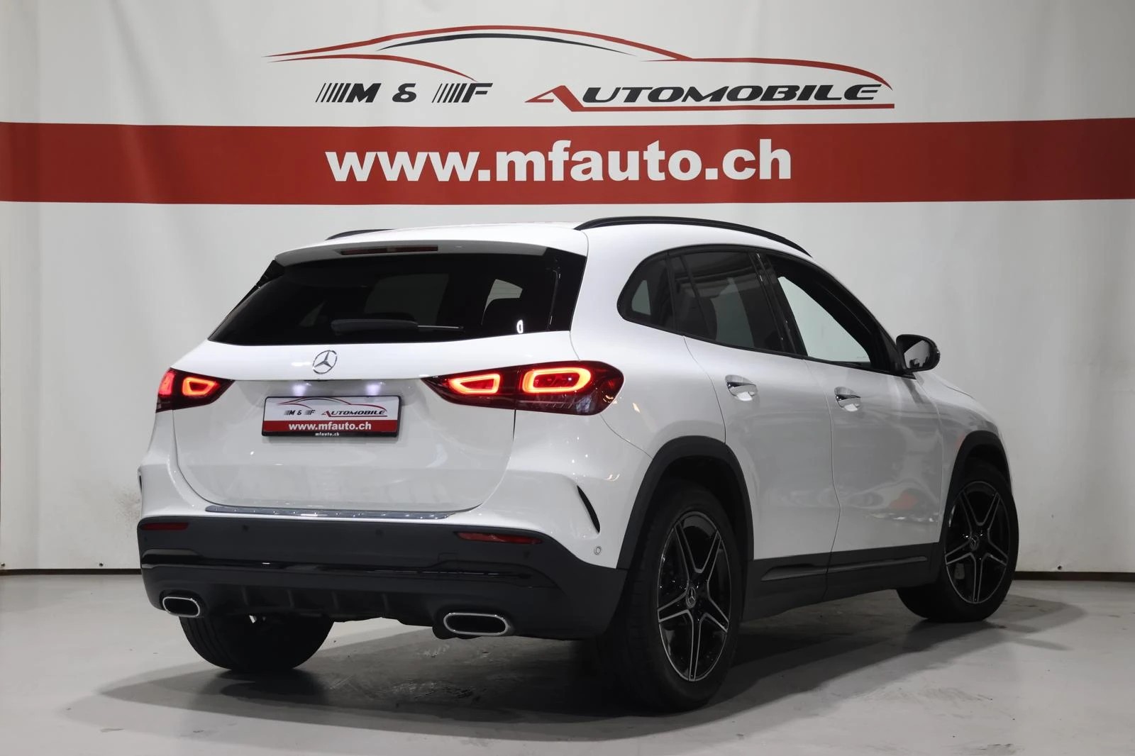 MERCEDES-BENZ GLA 220 d AMG Line-image-7