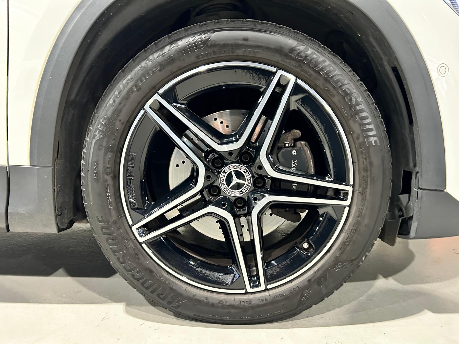 MERCEDES-BENZ GLA 220 d AMG Line-image-21