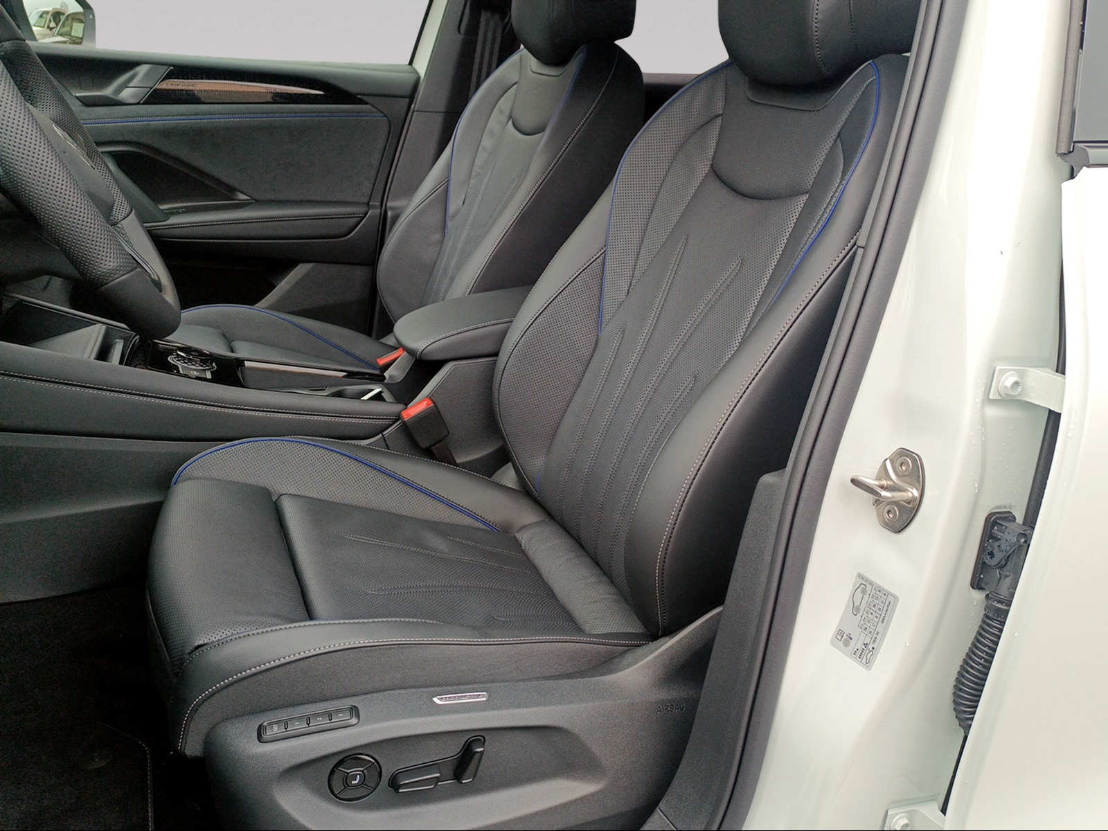VW Tiguan 2.0 TSI DSG R-Line 4Motion-image-7