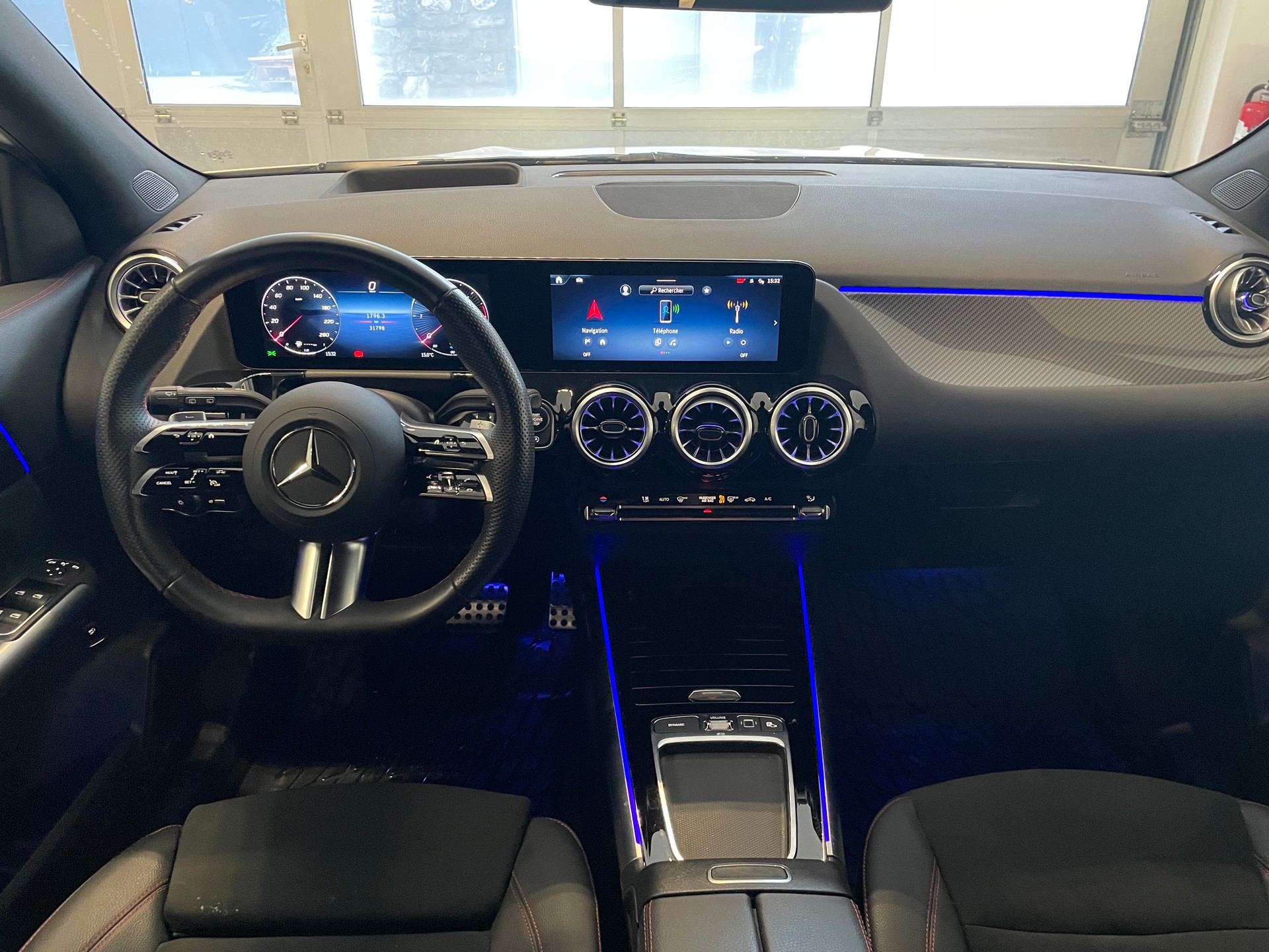 MERCEDES-BENZ GLA 220d 4Matic 8G-DCTSwiss Star AMG Line-image-10