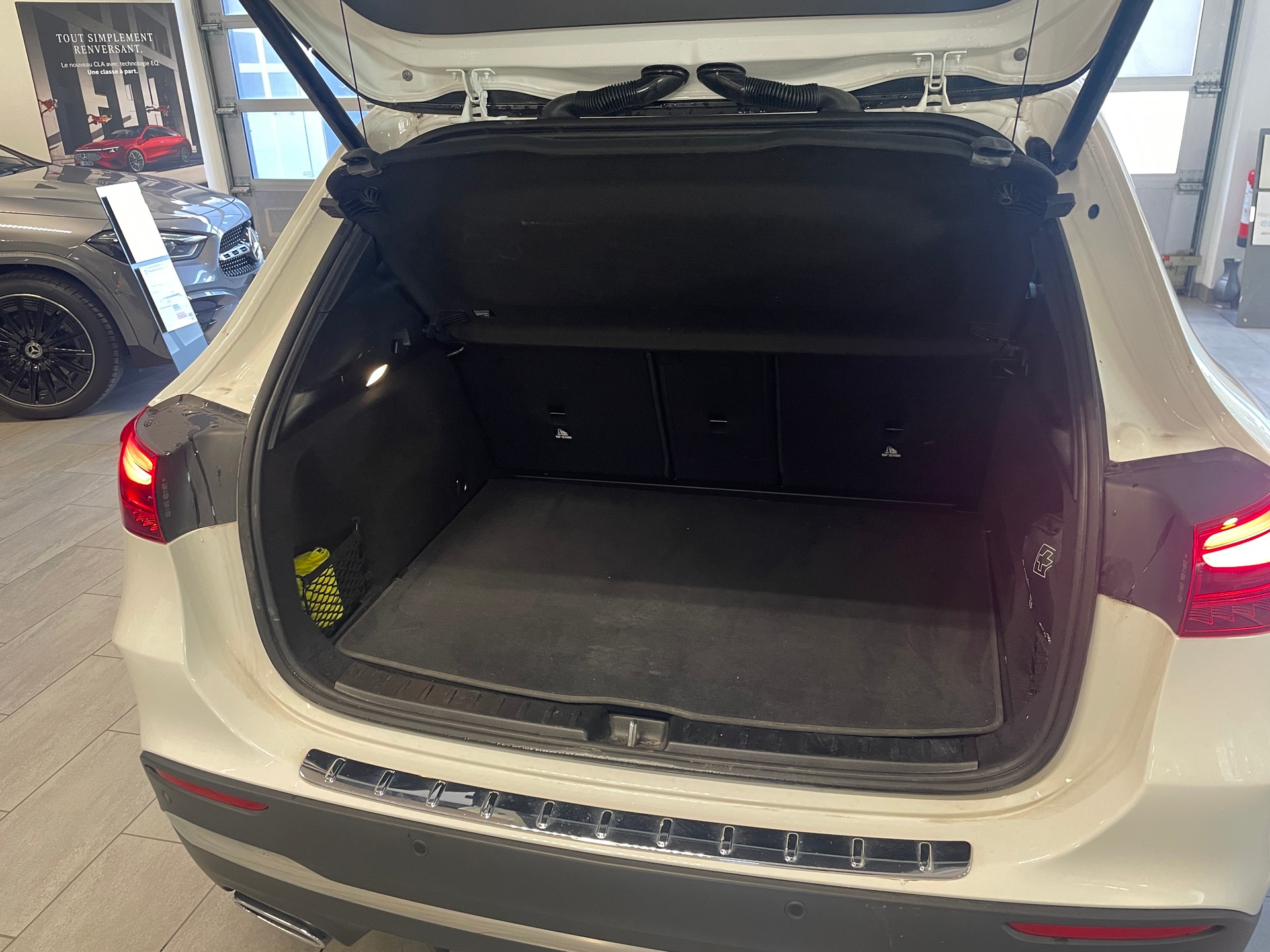 MERCEDES-BENZ GLA 220d 4Matic 8G-DCTSwiss Star AMG Line-image-7