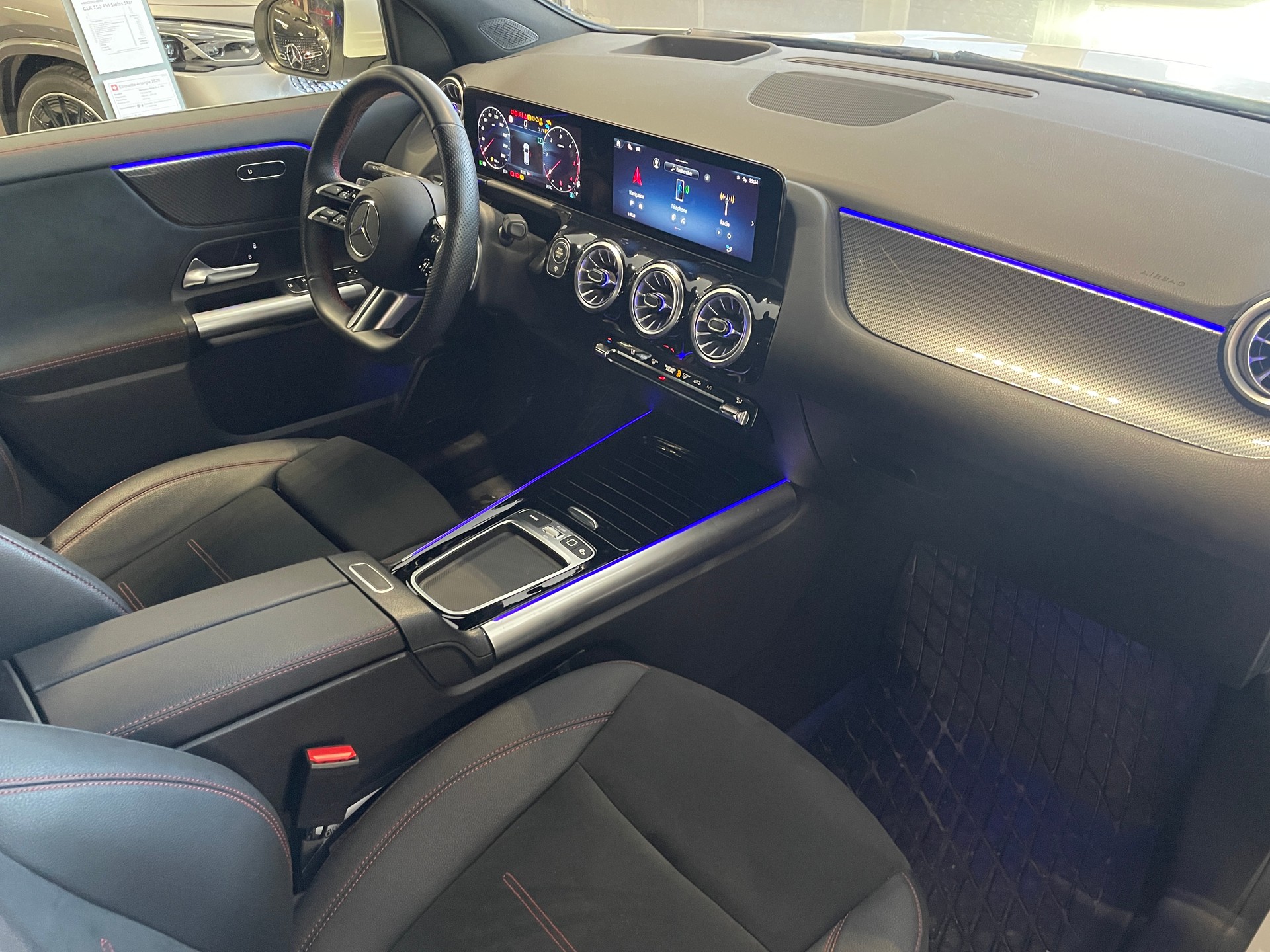 MERCEDES-BENZ GLA 220d 4Matic 8G-DCTSwiss Star AMG Line-image-19