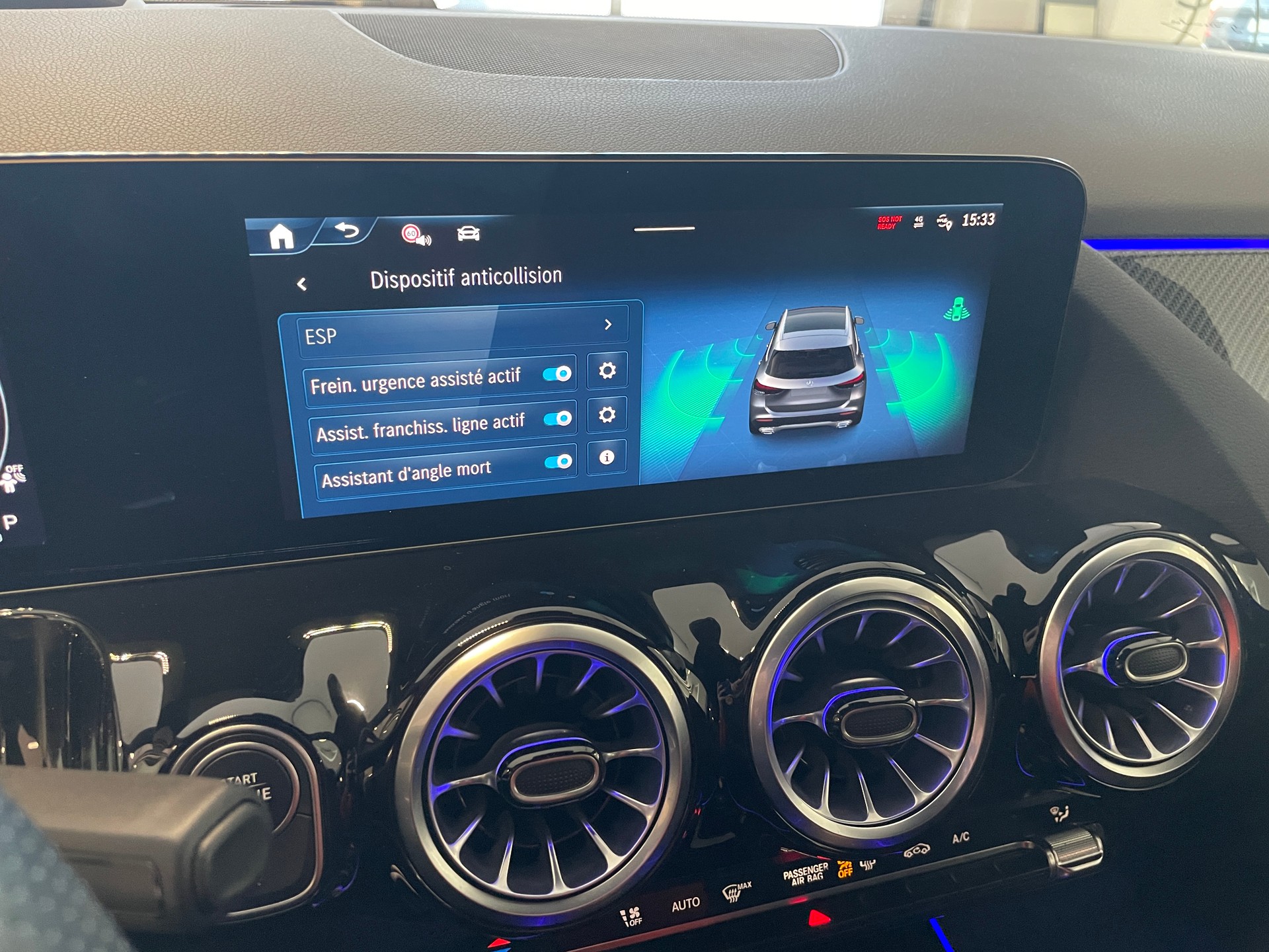 MERCEDES-BENZ GLA 220d 4Matic 8G-DCTSwiss Star AMG Line-image-17