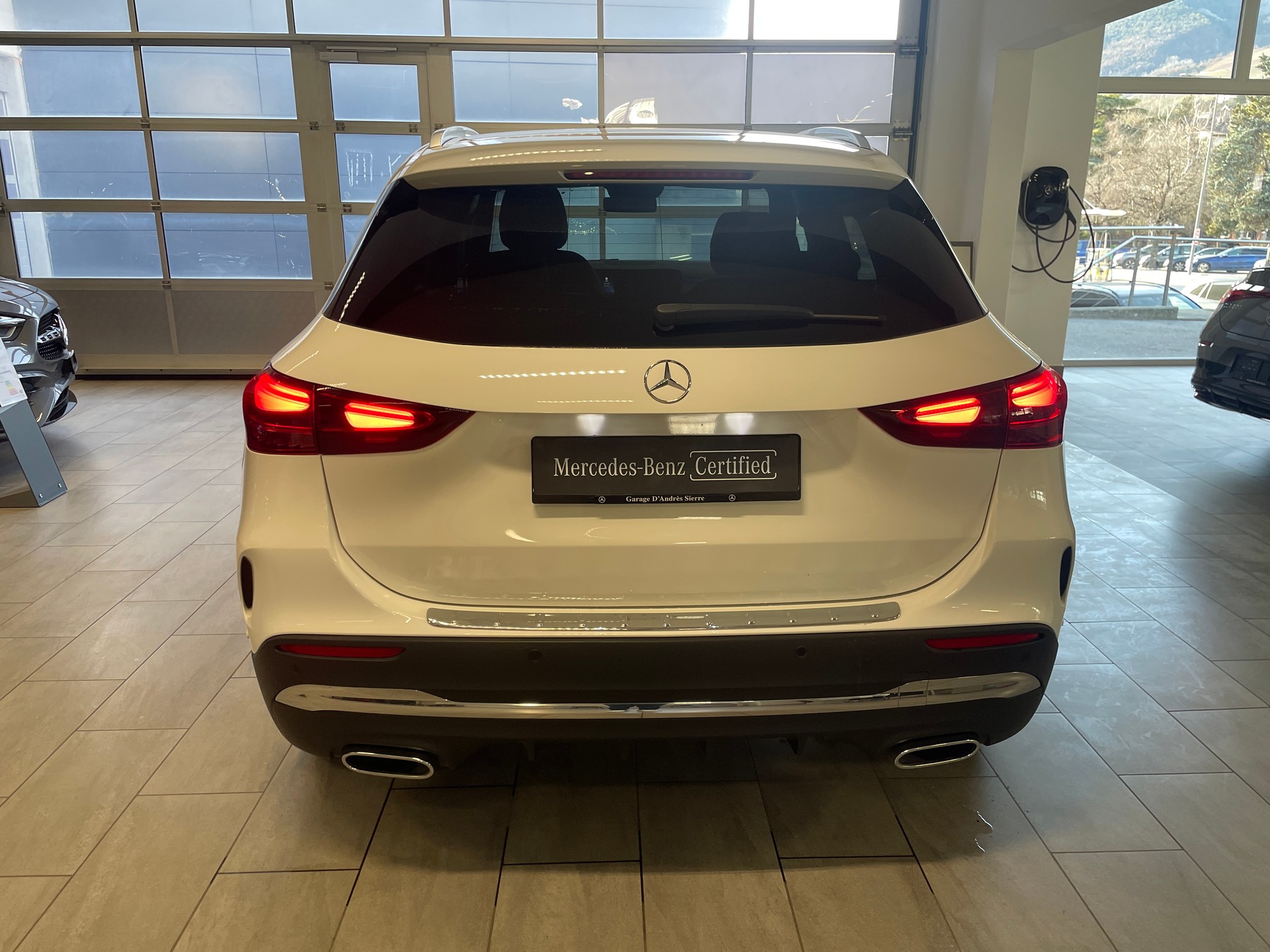 MERCEDES-BENZ GLA 220d 4Matic 8G-DCTSwiss Star AMG Line-image-6