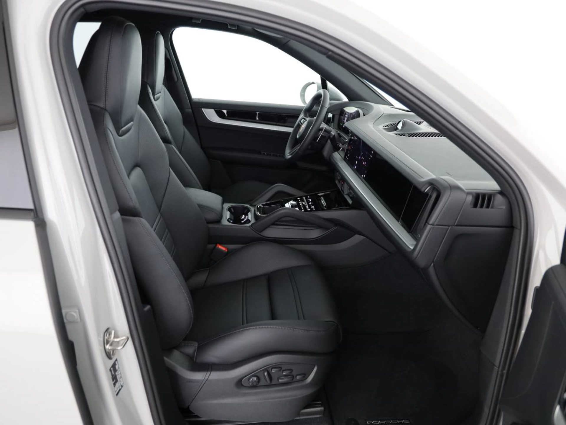 PORSCHE Cayenne E-Hybrid-image-13