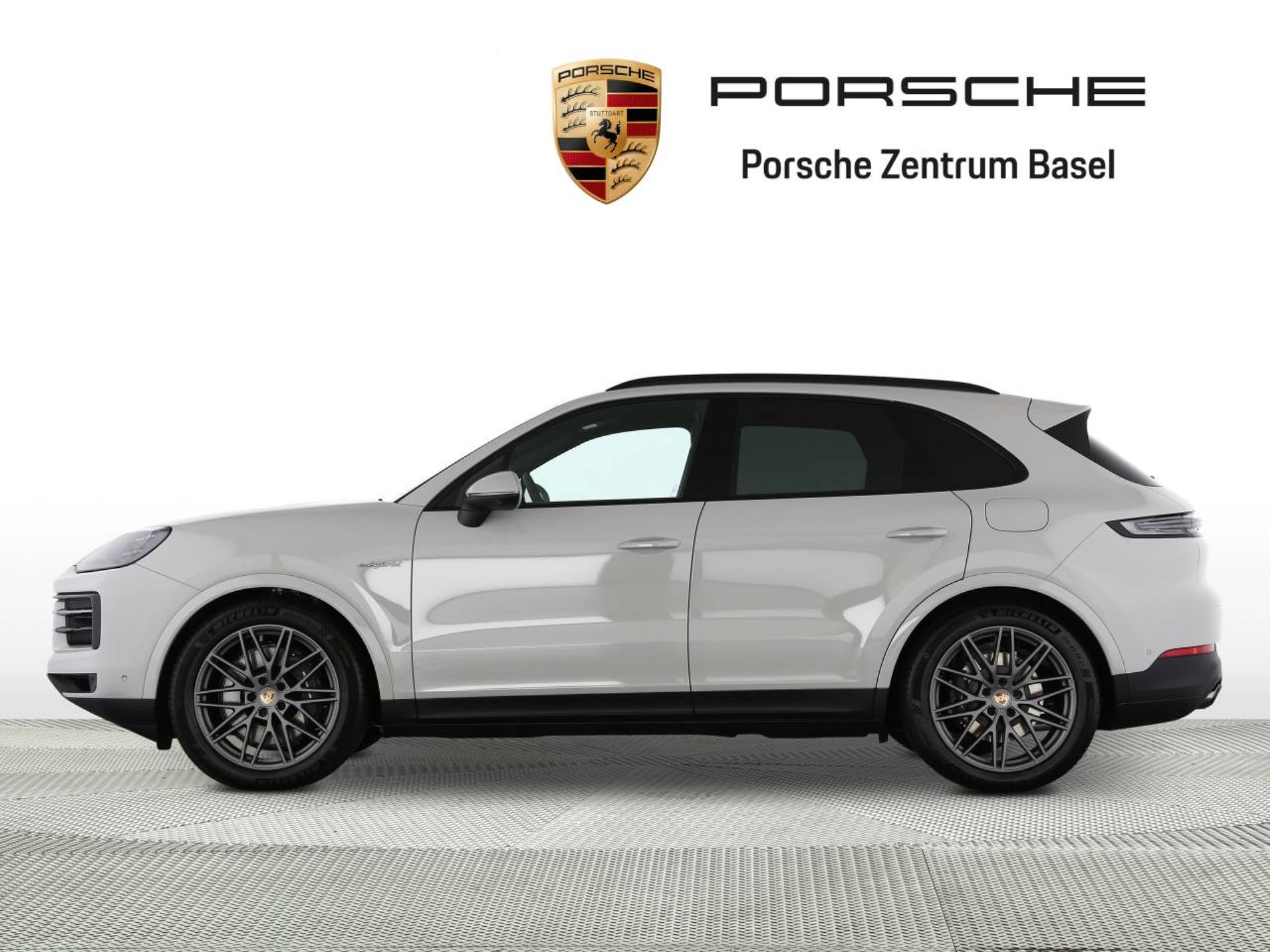 PORSCHE Cayenne E-Hybrid-image-1