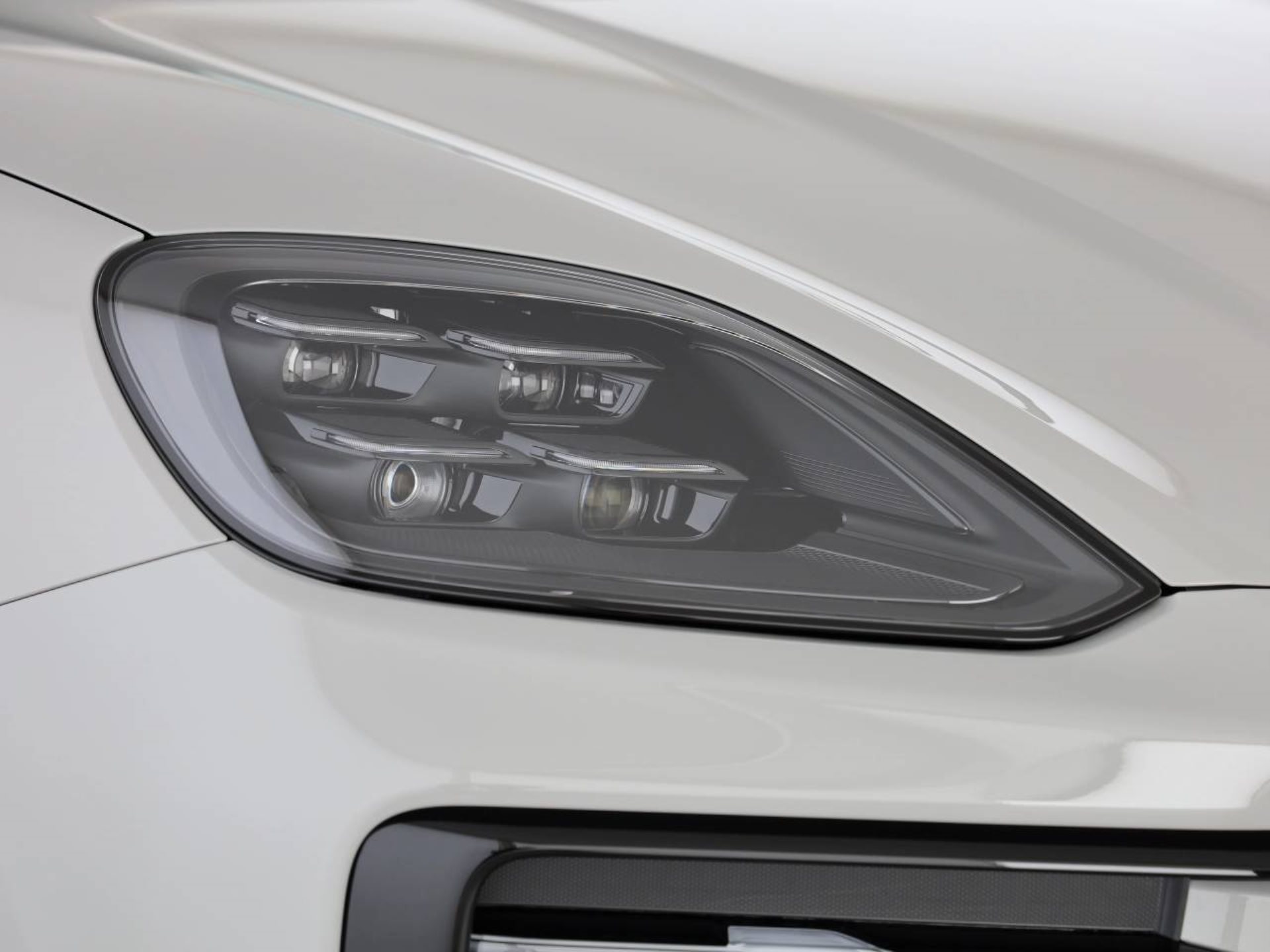 PORSCHE Cayenne E-Hybrid-image-17
