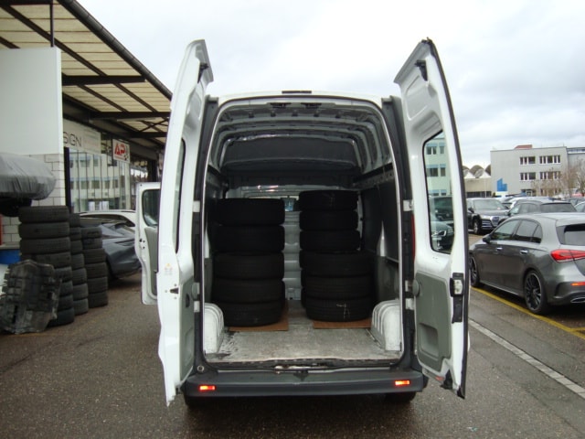 RENAULT Trafic 2.0 dCi 115 2.9t L2H2-image-9