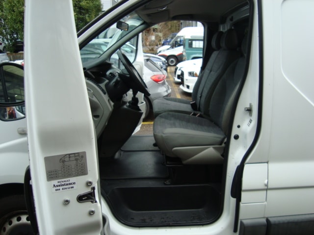 RENAULT Trafic 2.0 dCi 115 2.9t L2H2-image-6