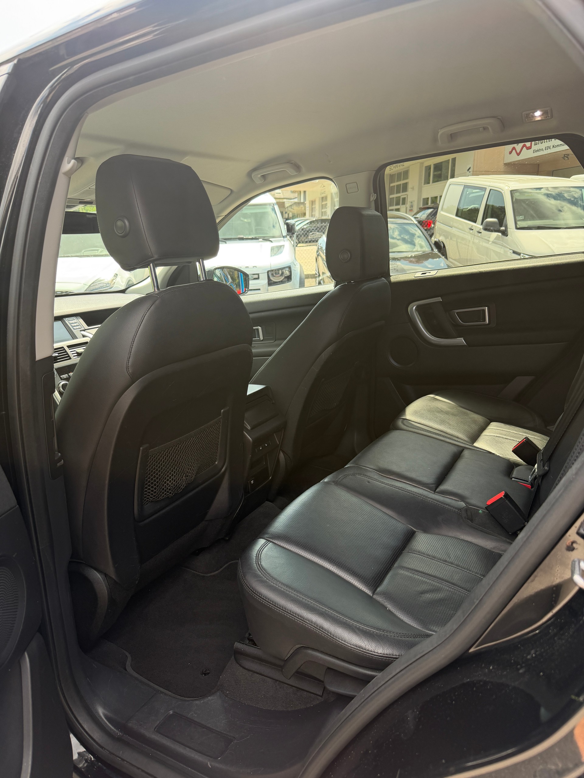 LAND ROVER Discovery Sport 2.0 Si4 SE AT9-image-8