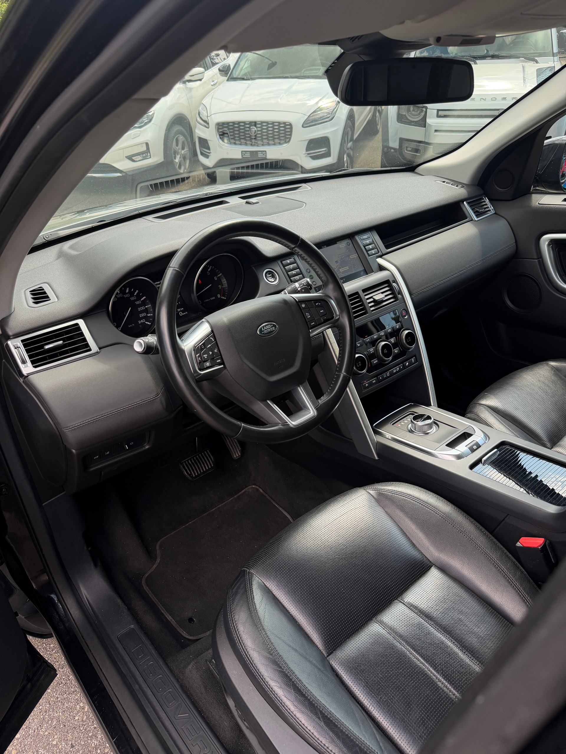 LAND ROVER Discovery Sport 2.0 Si4 SE AT9-image-6