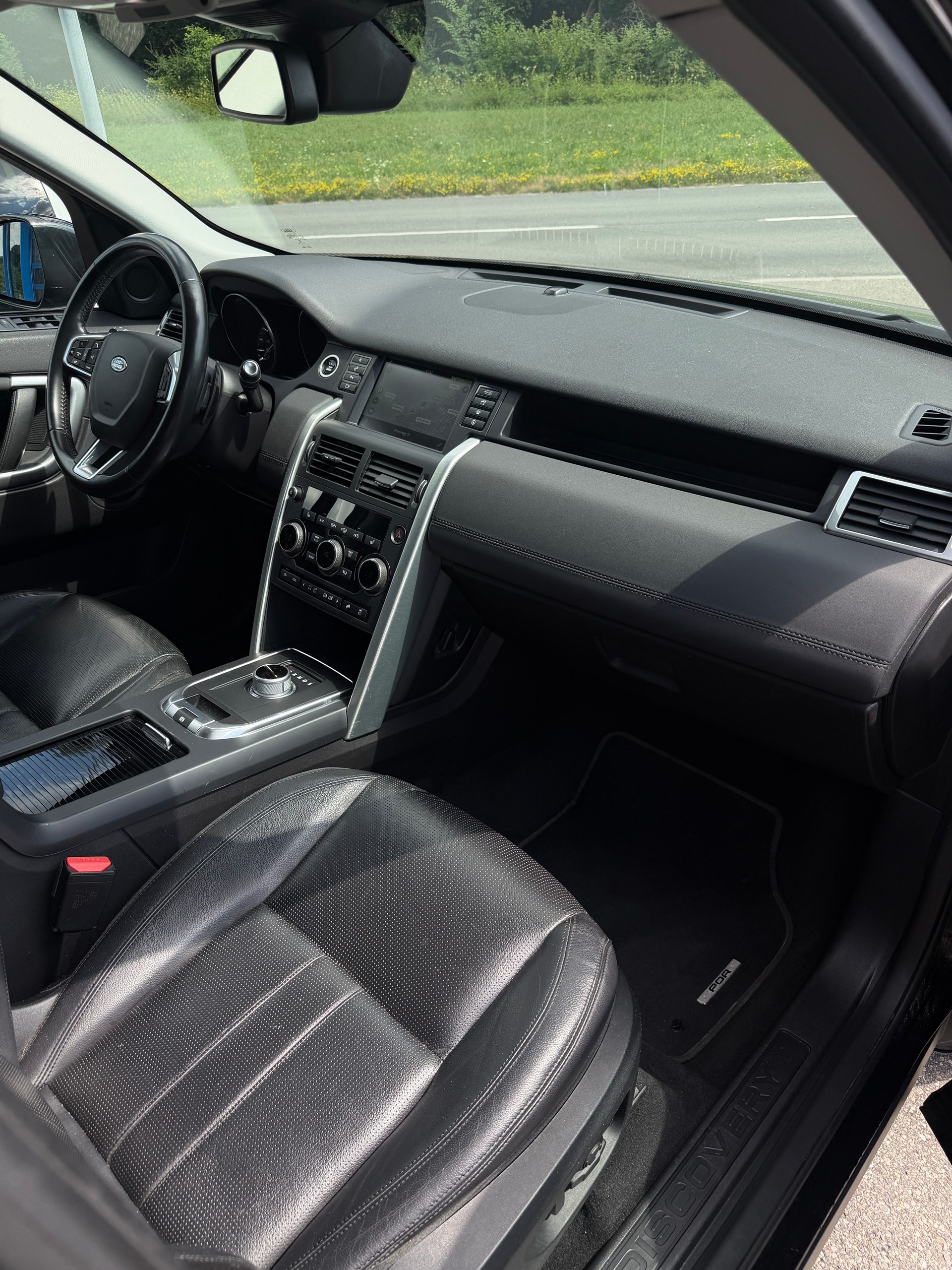 LAND ROVER Discovery Sport 2.0 Si4 SE AT9-image-9