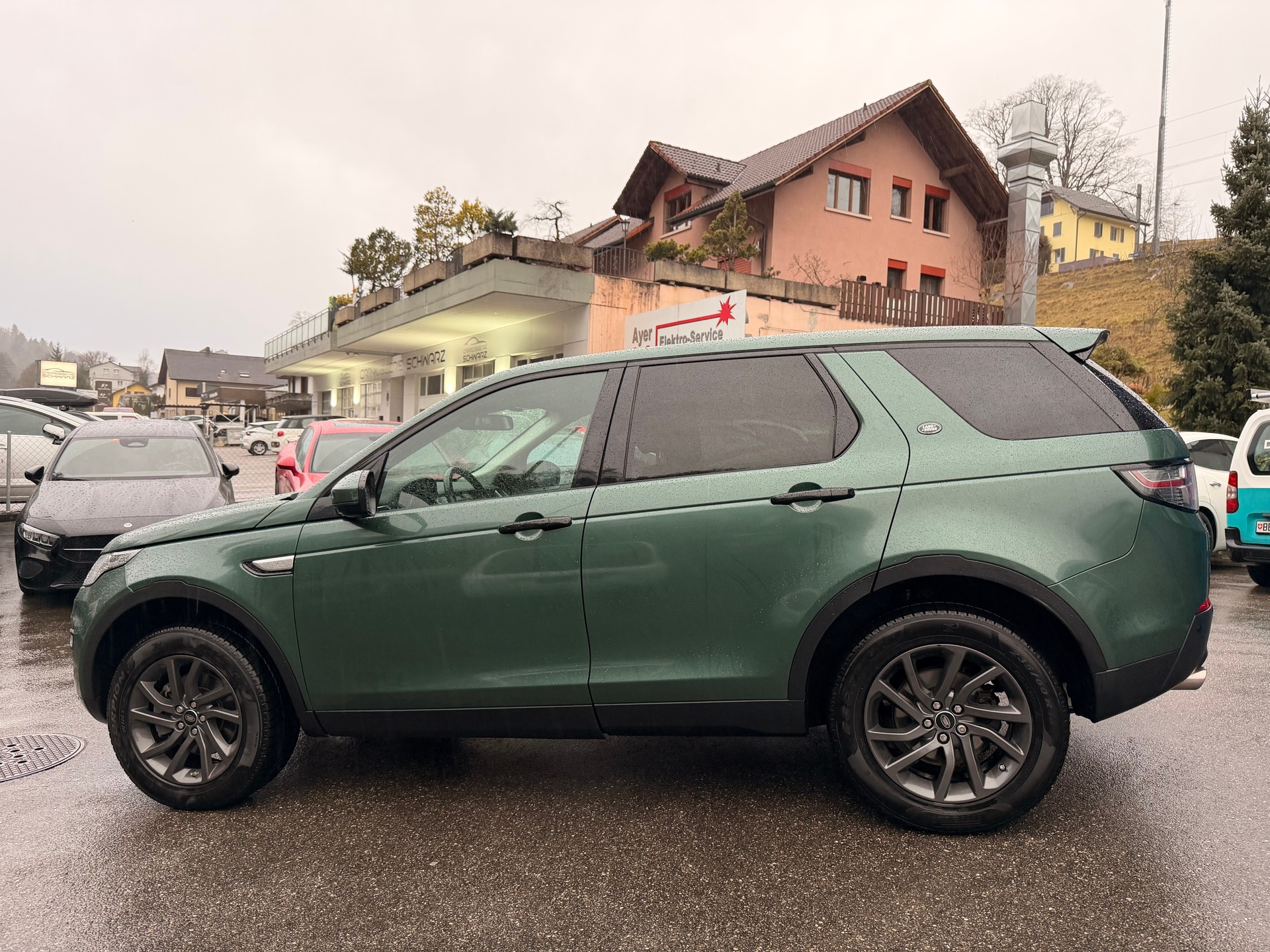 LAND ROVER Discovery Sport 2.0 Si4 SE AT9-image-5