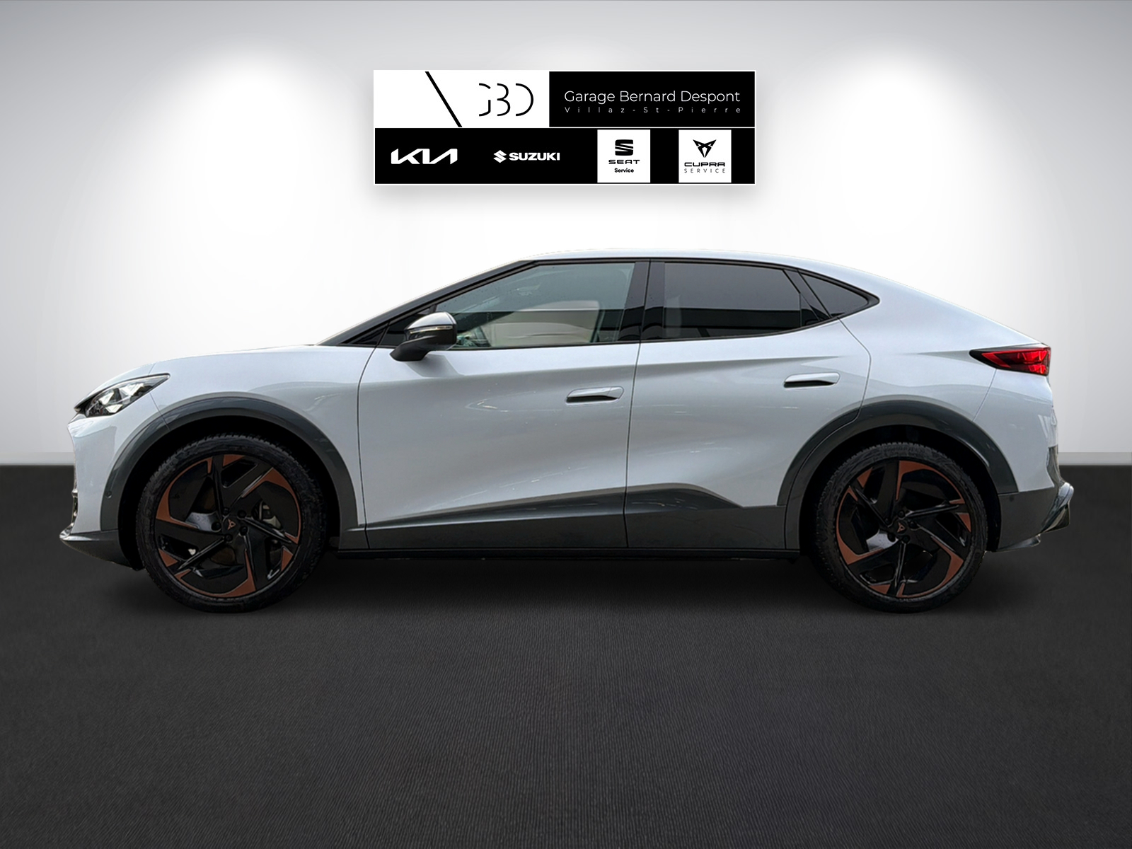 CUPRA Tavascan Type 9 77 kWh VZ Adrenaline-image-2