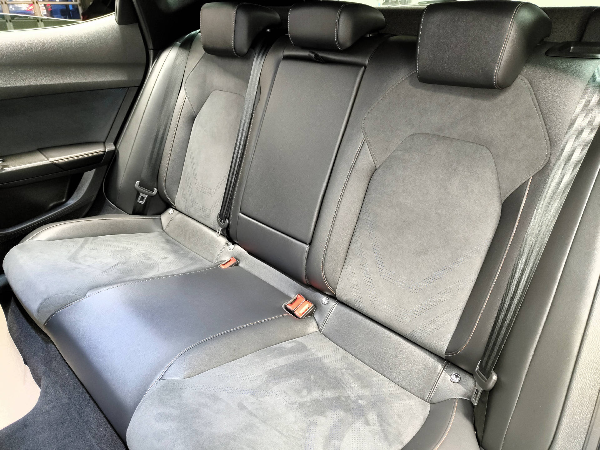 CUPRA Formentor 2.0 TSI VZ 4Drive DSG-image-6