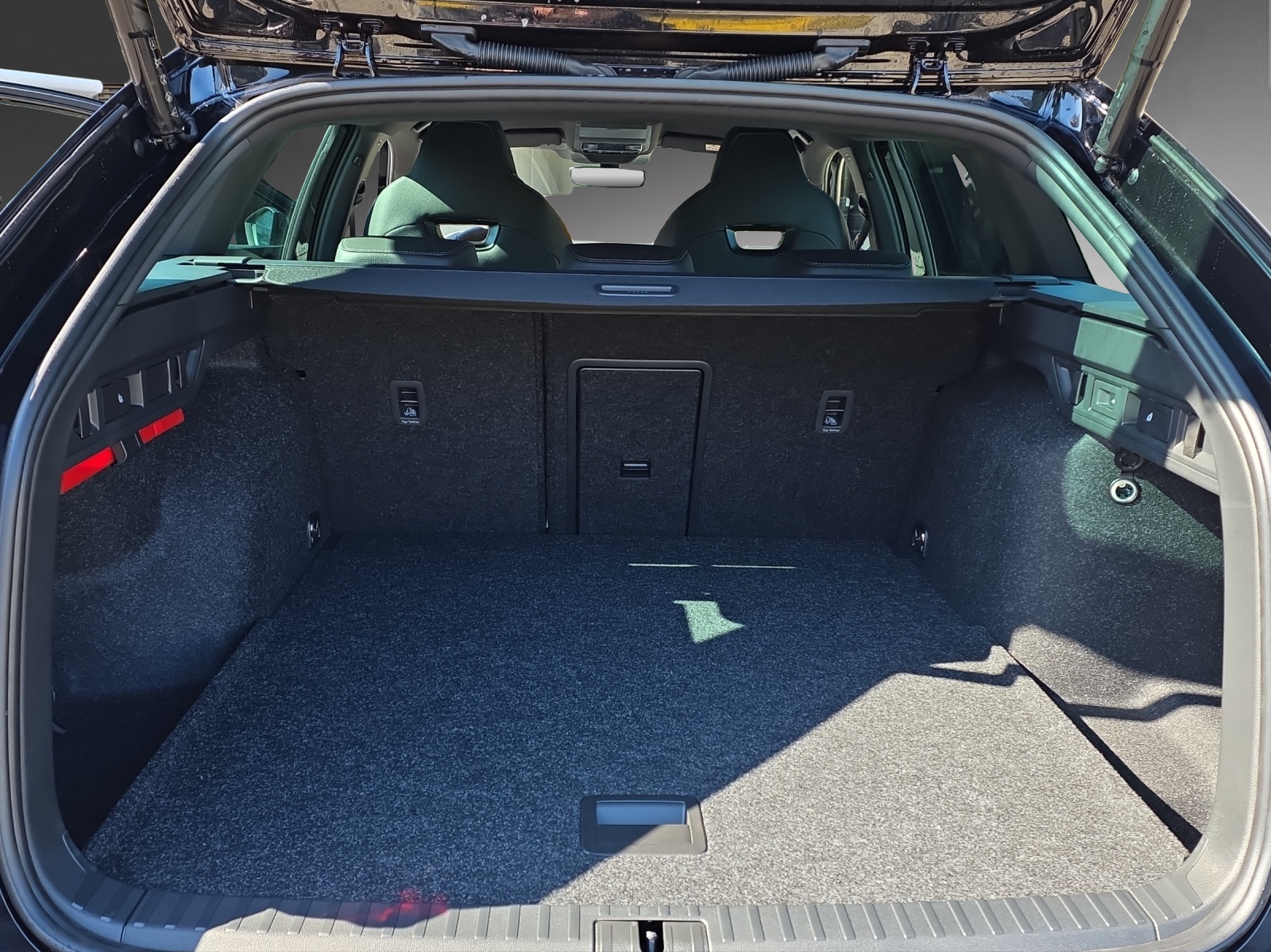 SKODA Octavia Combi 2.0 TSI DSG Dynamic 4x4-image-9