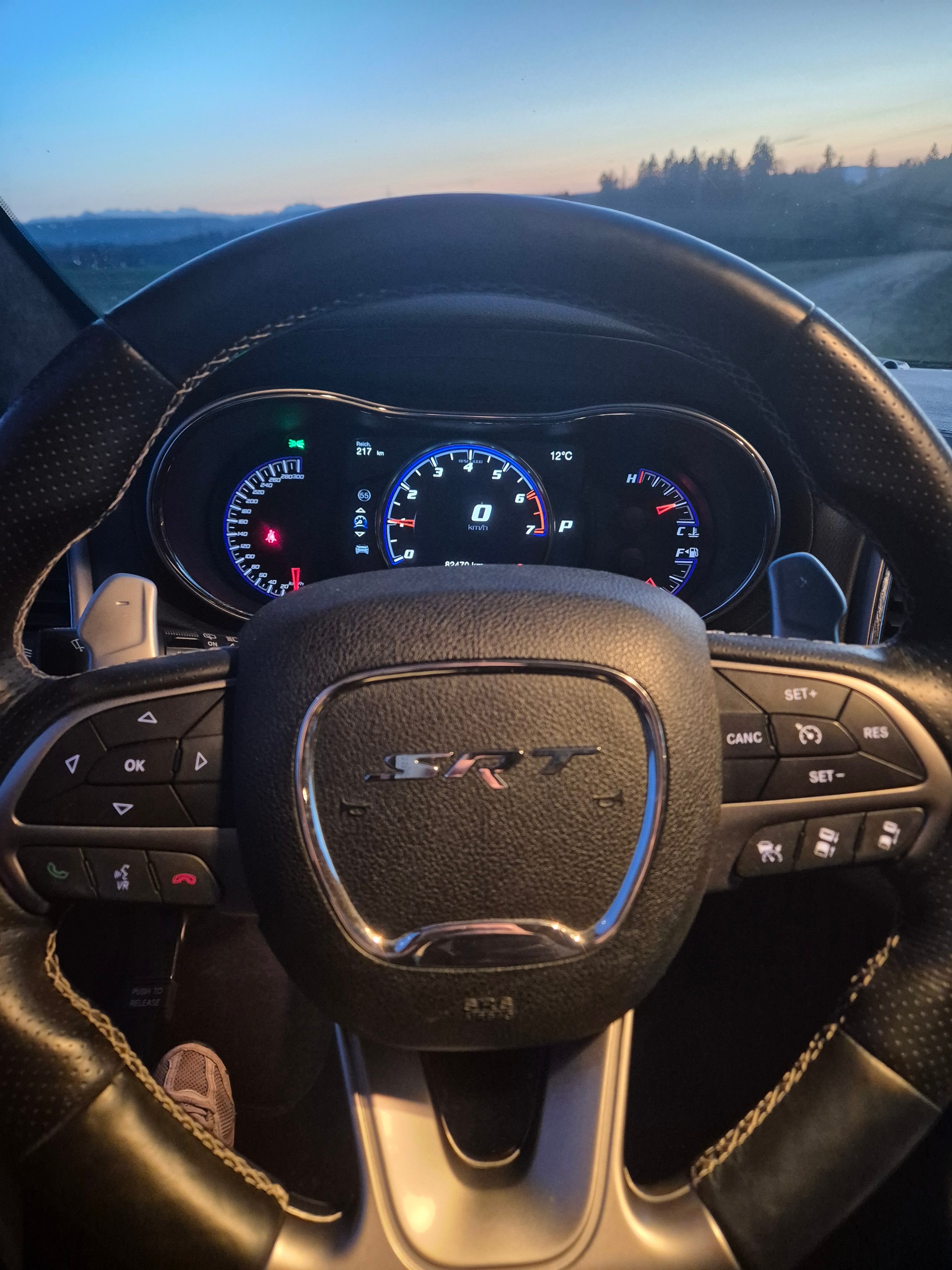 JEEP Grand Cherokee 6.4 V8 HEMI SRT8 Automatic-image-3