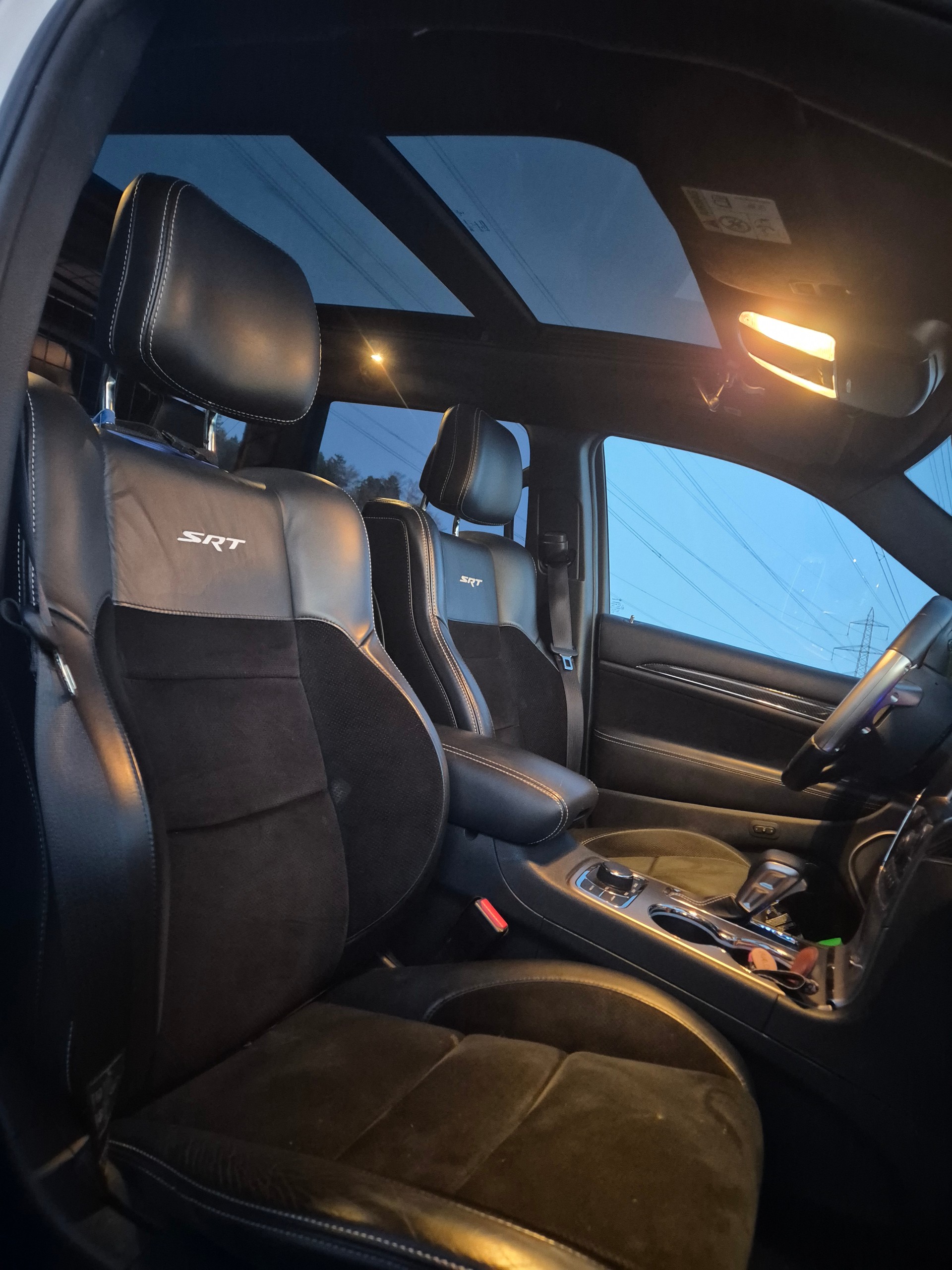 JEEP Grand Cherokee 6.4 V8 HEMI SRT8 Automatic-image-5