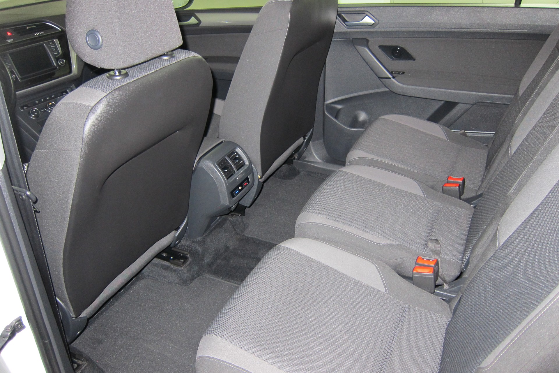 VW Touran 1.6 TDI BlueMotion Technology Trendline DSG-image-9