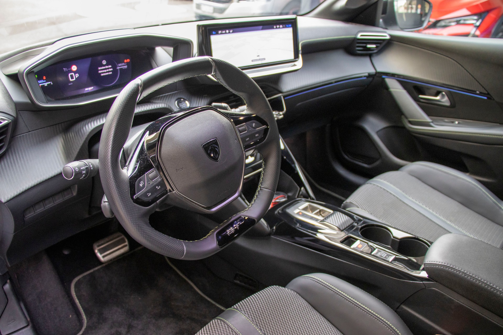PEUGEOT 208 1.2 MHEV 145 GT-image-5