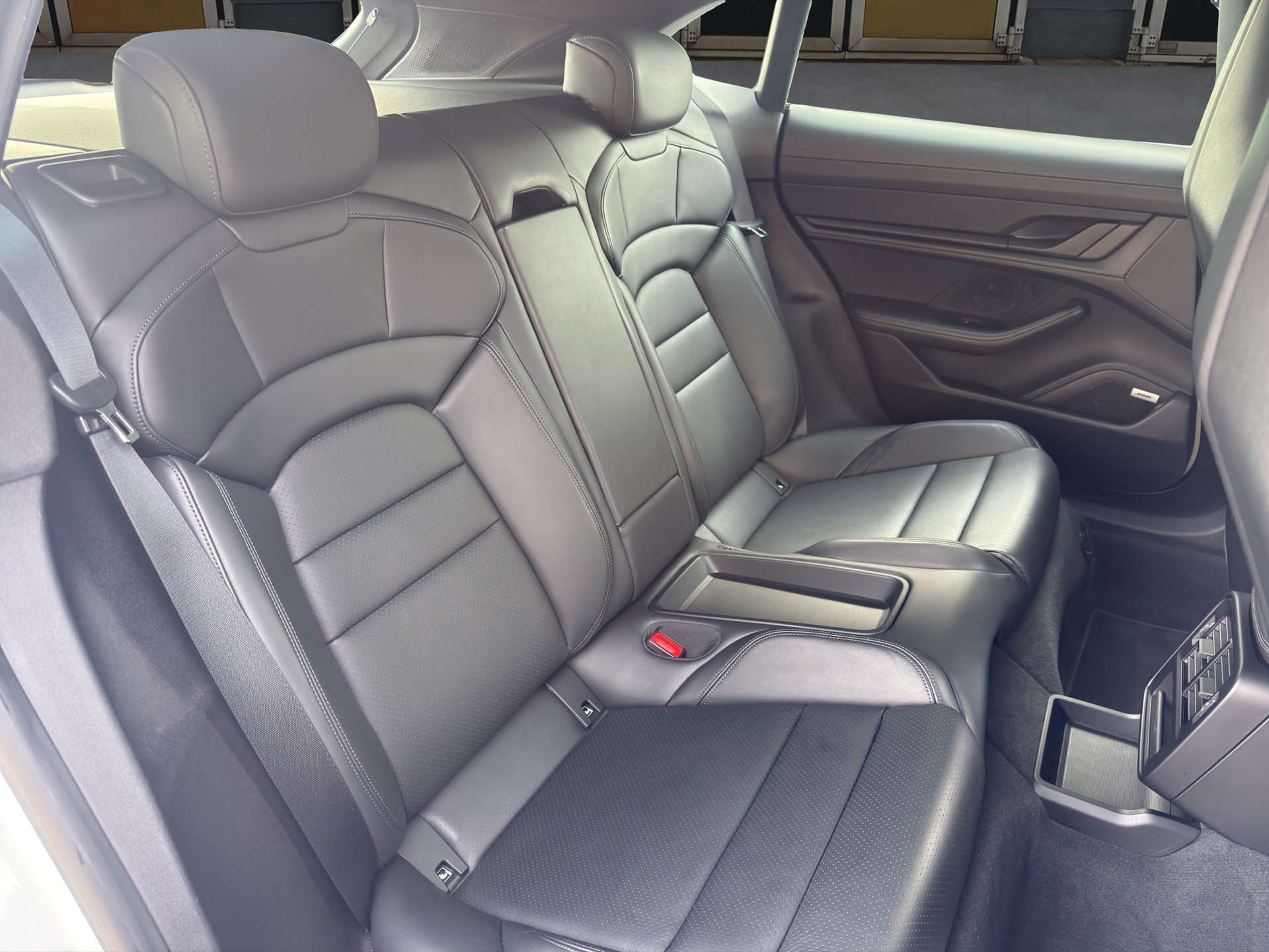 PORSCHE Taycan Cross Turismo 4-image-12