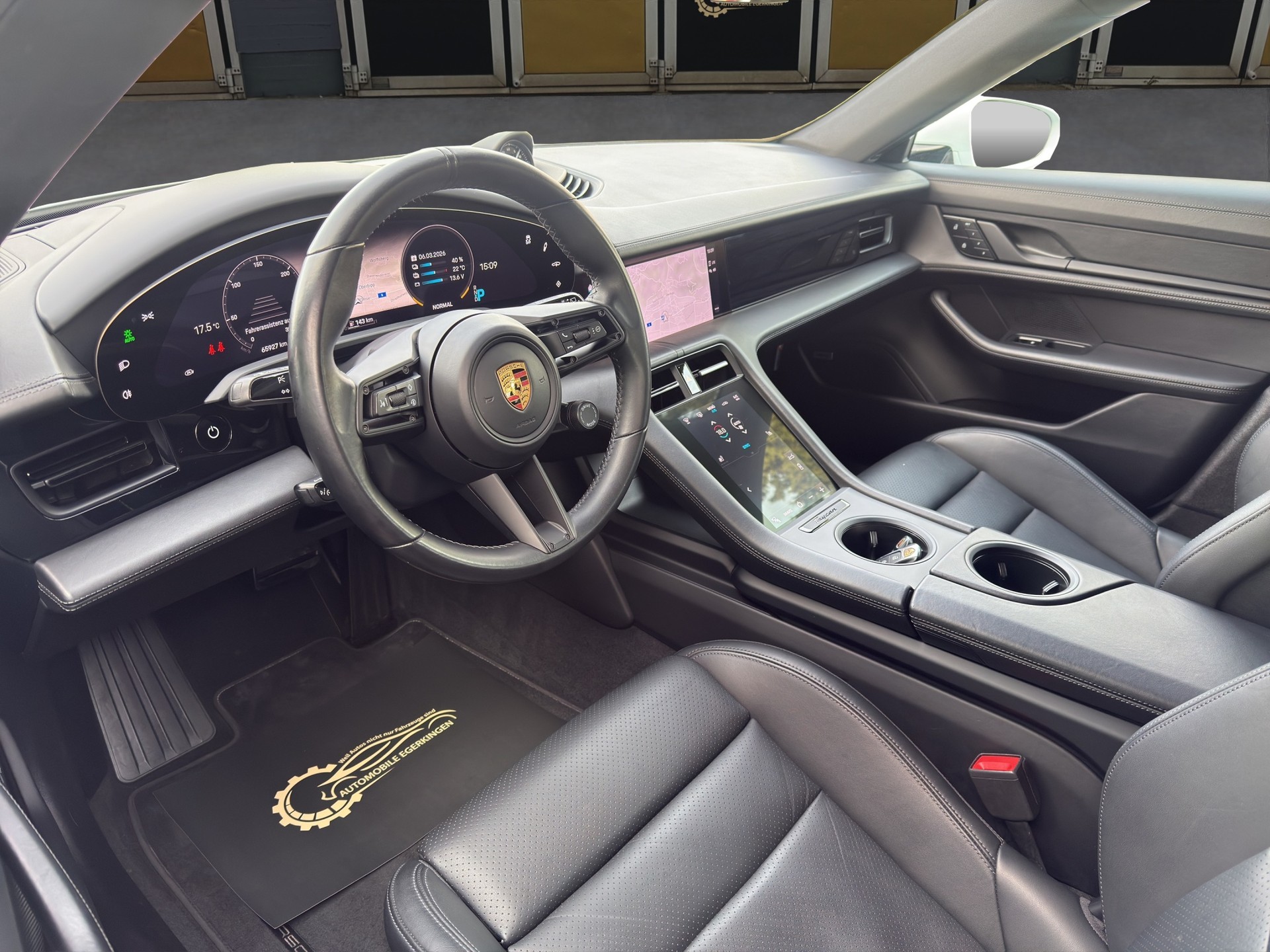 PORSCHE Taycan Cross Turismo 4-image-8