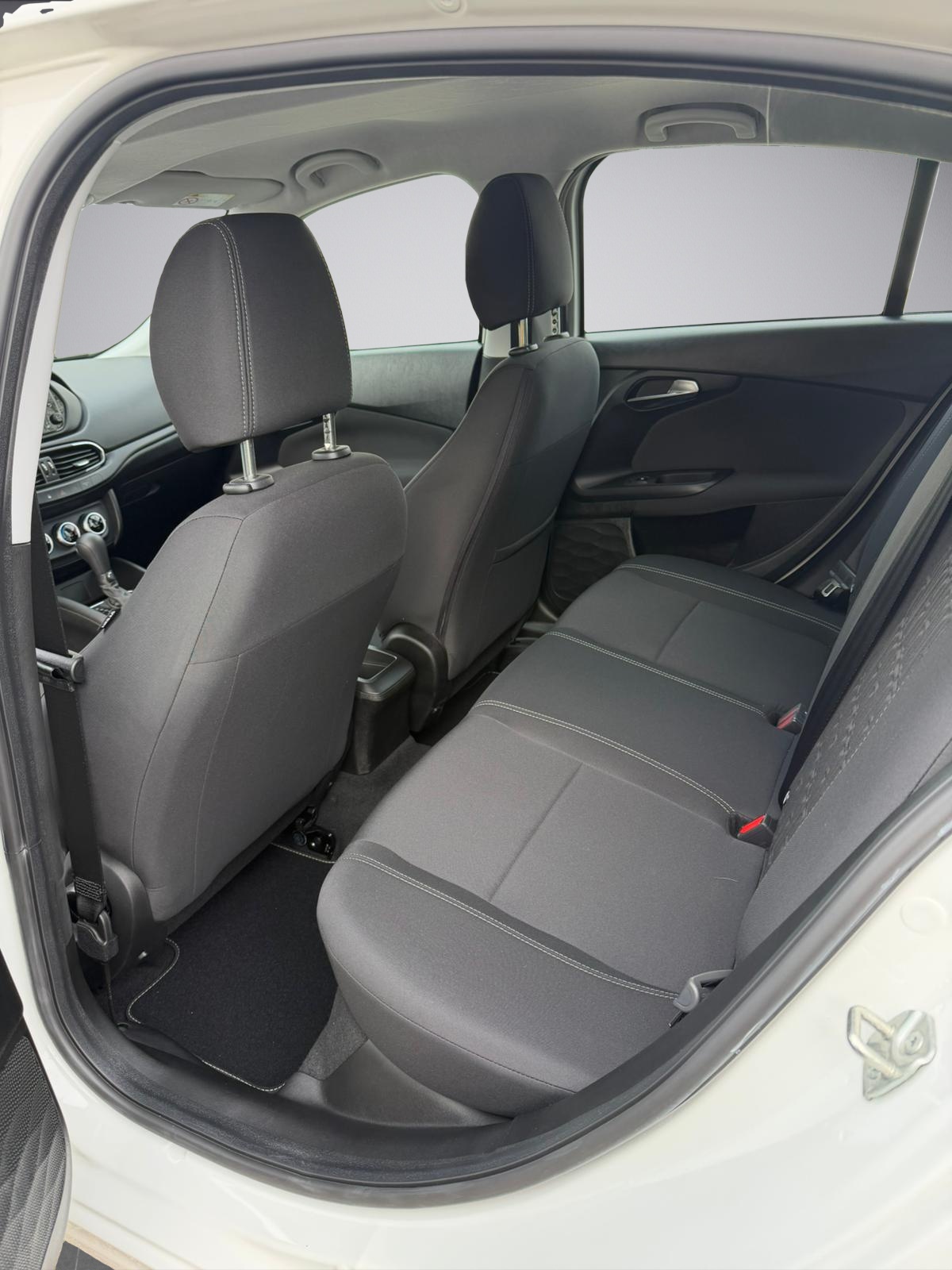 FIAT Tipo 1.5 Hybrid Cult-image-8