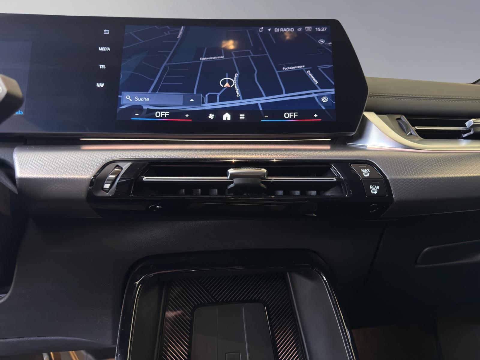 BMW 223d xDrive Active Tourer M-SportPaket-image-10
