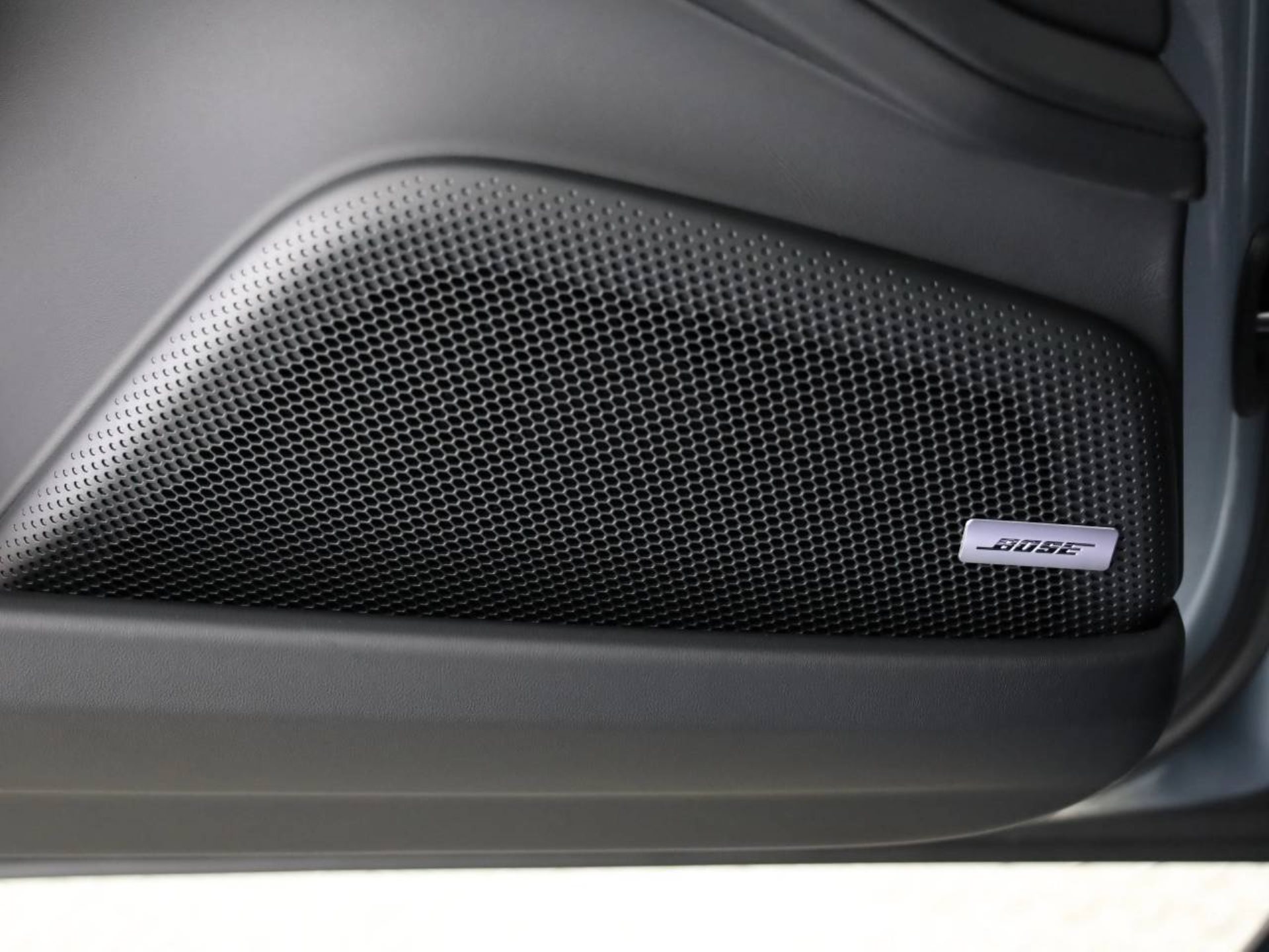 PORSCHE Panamera 4S E-Hybrid-image-18