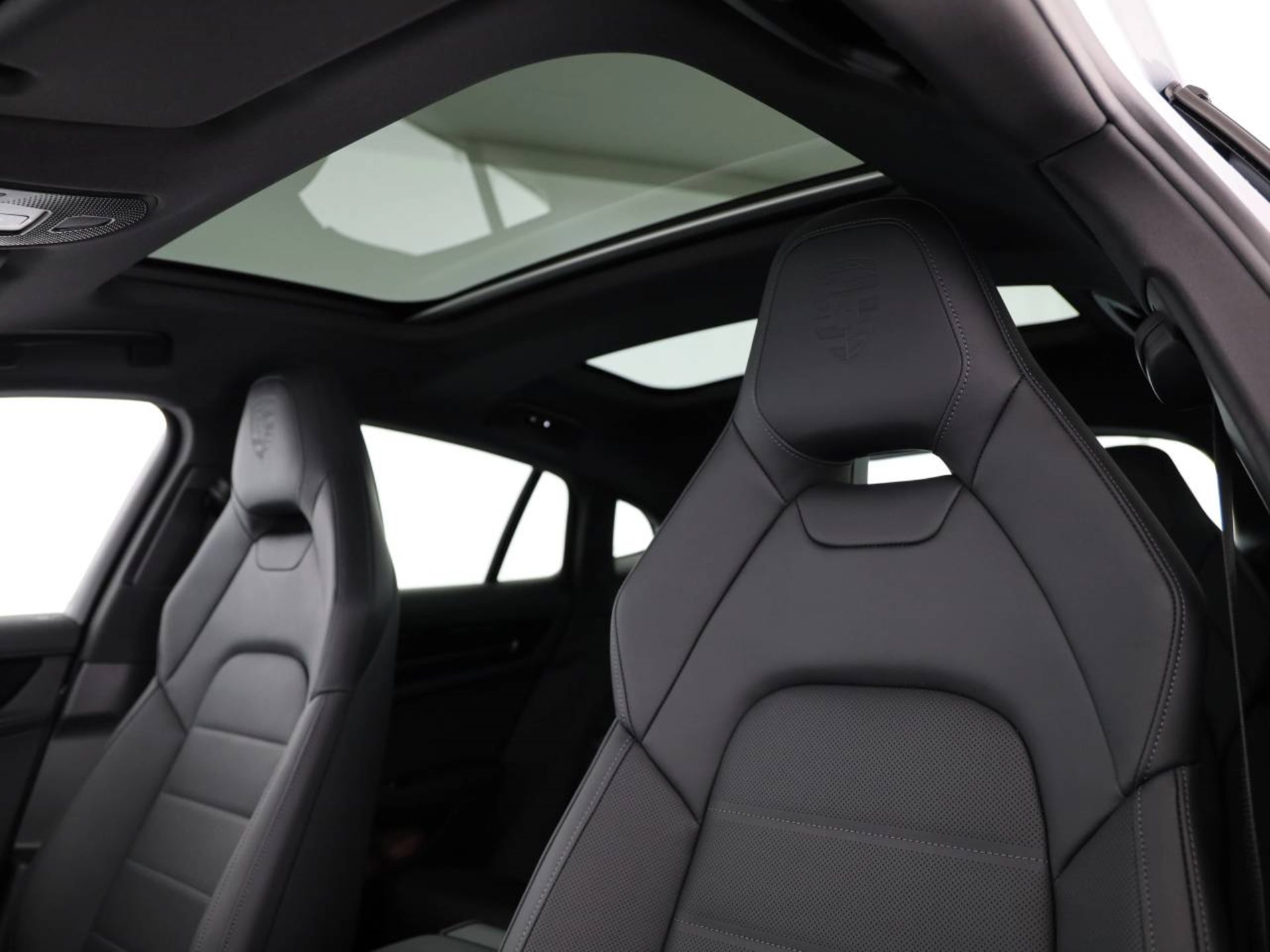 PORSCHE Panamera 4S E-Hybrid-image-16