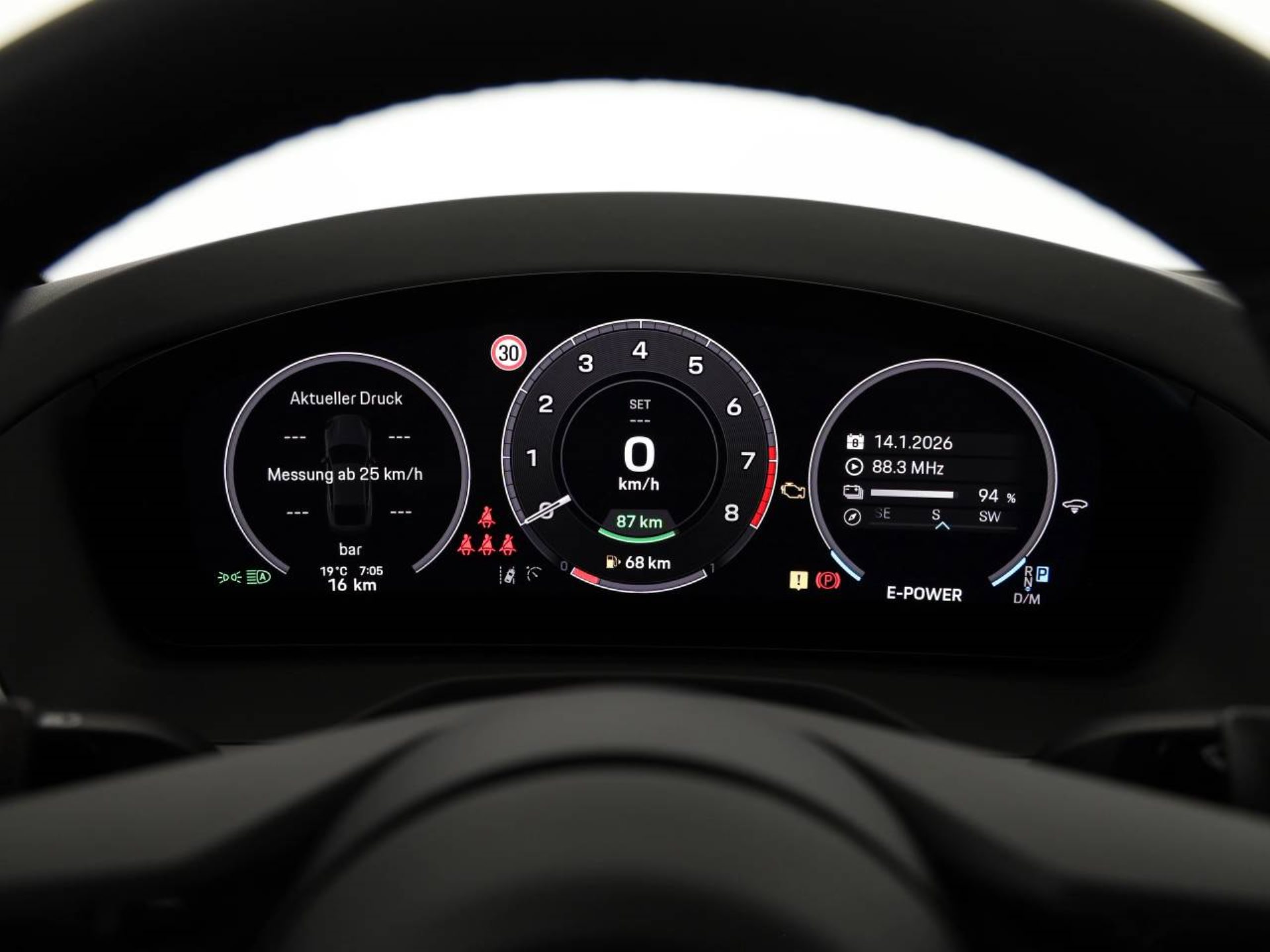 PORSCHE Panamera 4S E-Hybrid-image-12