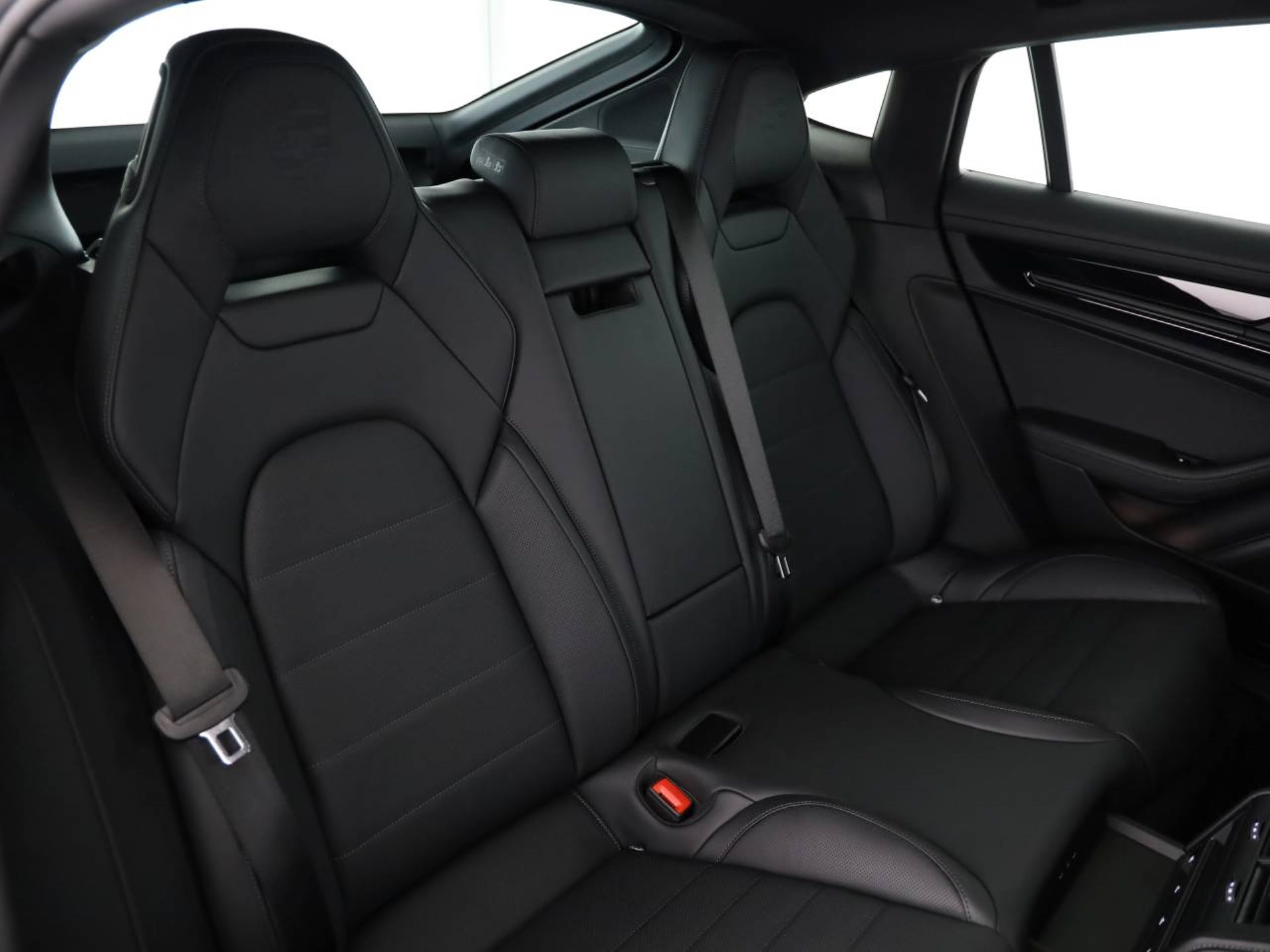 PORSCHE Panamera 4S E-Hybrid-image-17