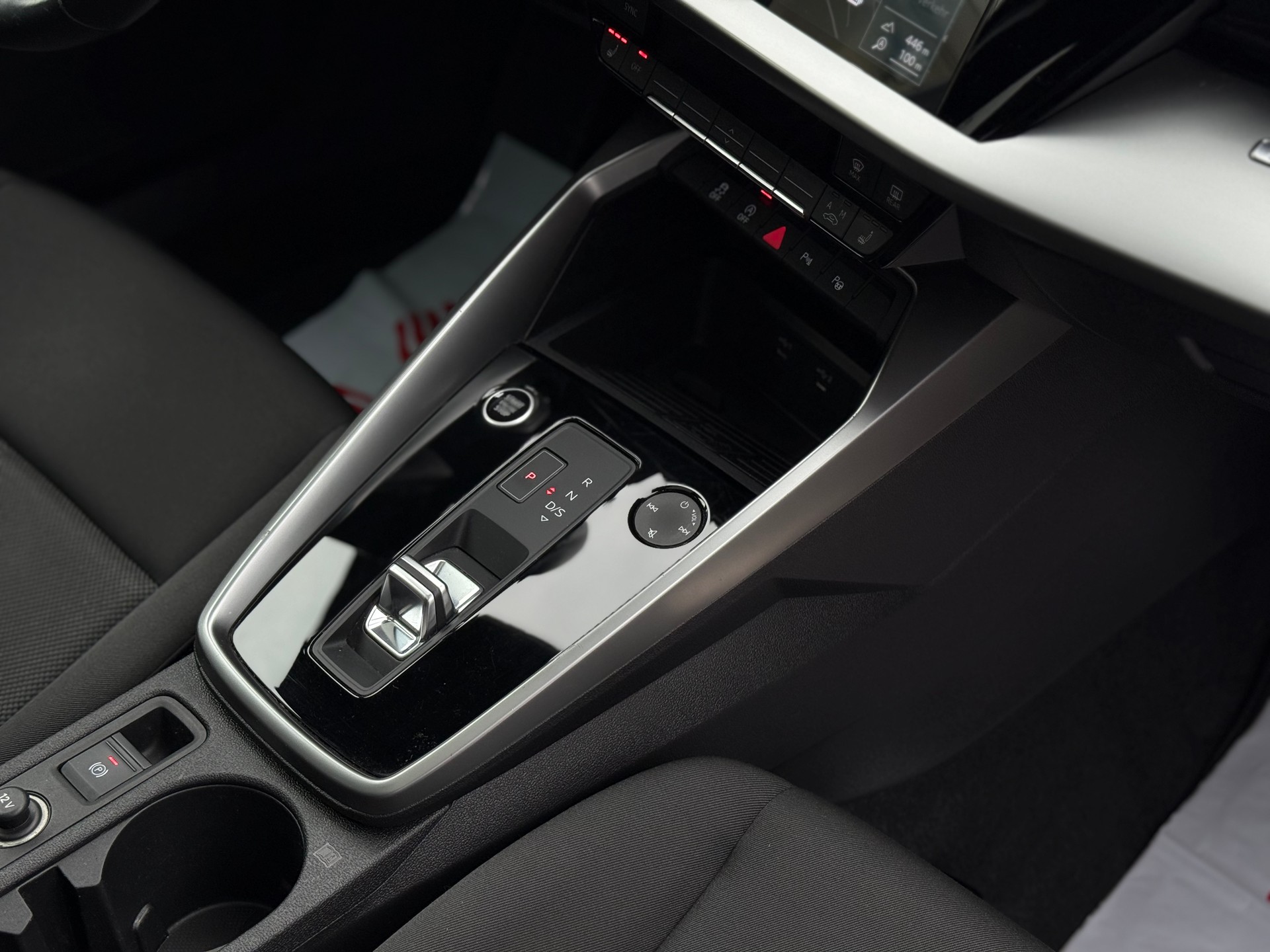 AUDI A3 Sportback 35 TFSI Attraction S-tronic-image-16