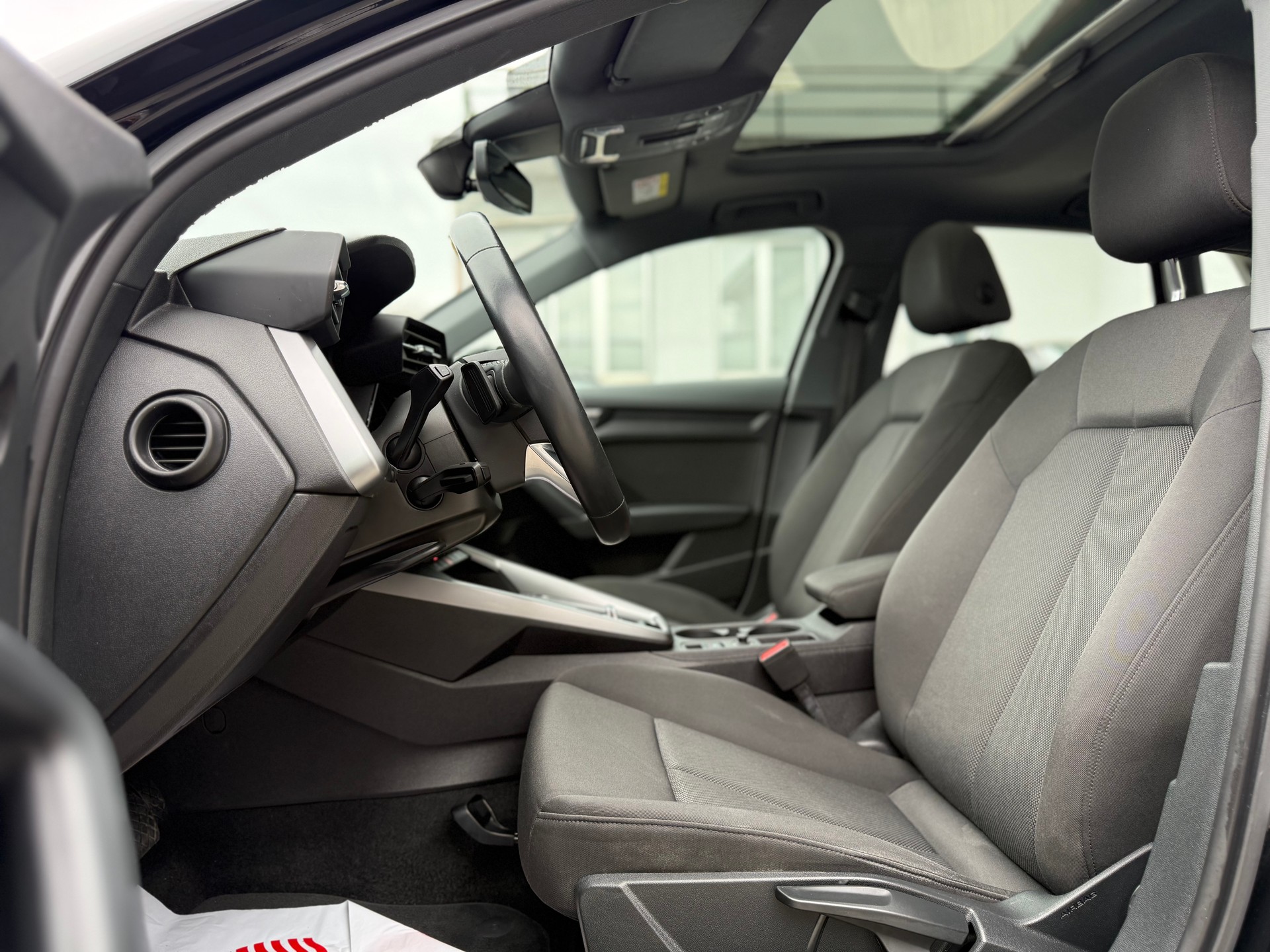 AUDI A3 Sportback 35 TFSI Attraction S-tronic-image-8
