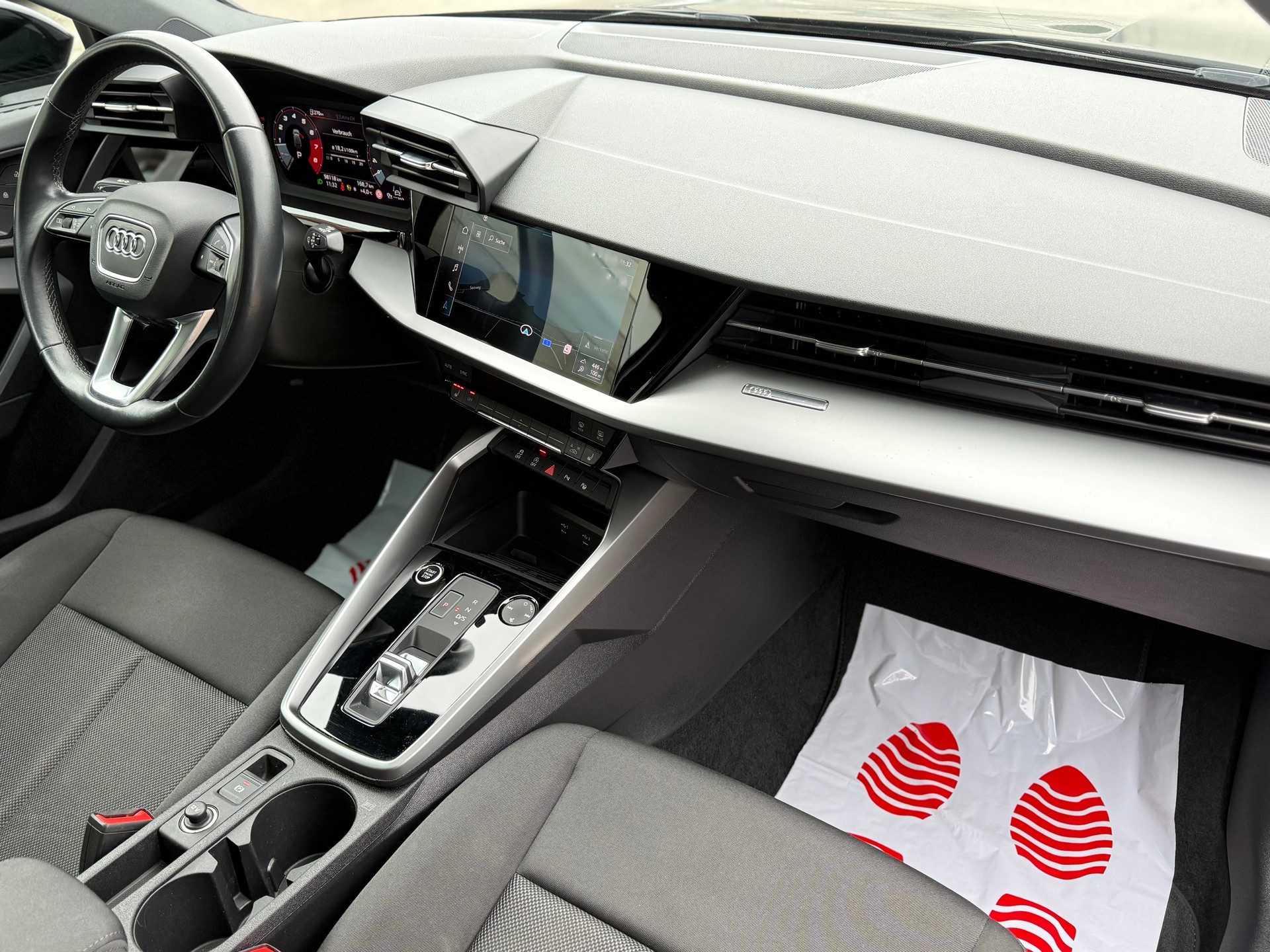 AUDI A3 Sportback 35 TFSI Attraction S-tronic-image-13