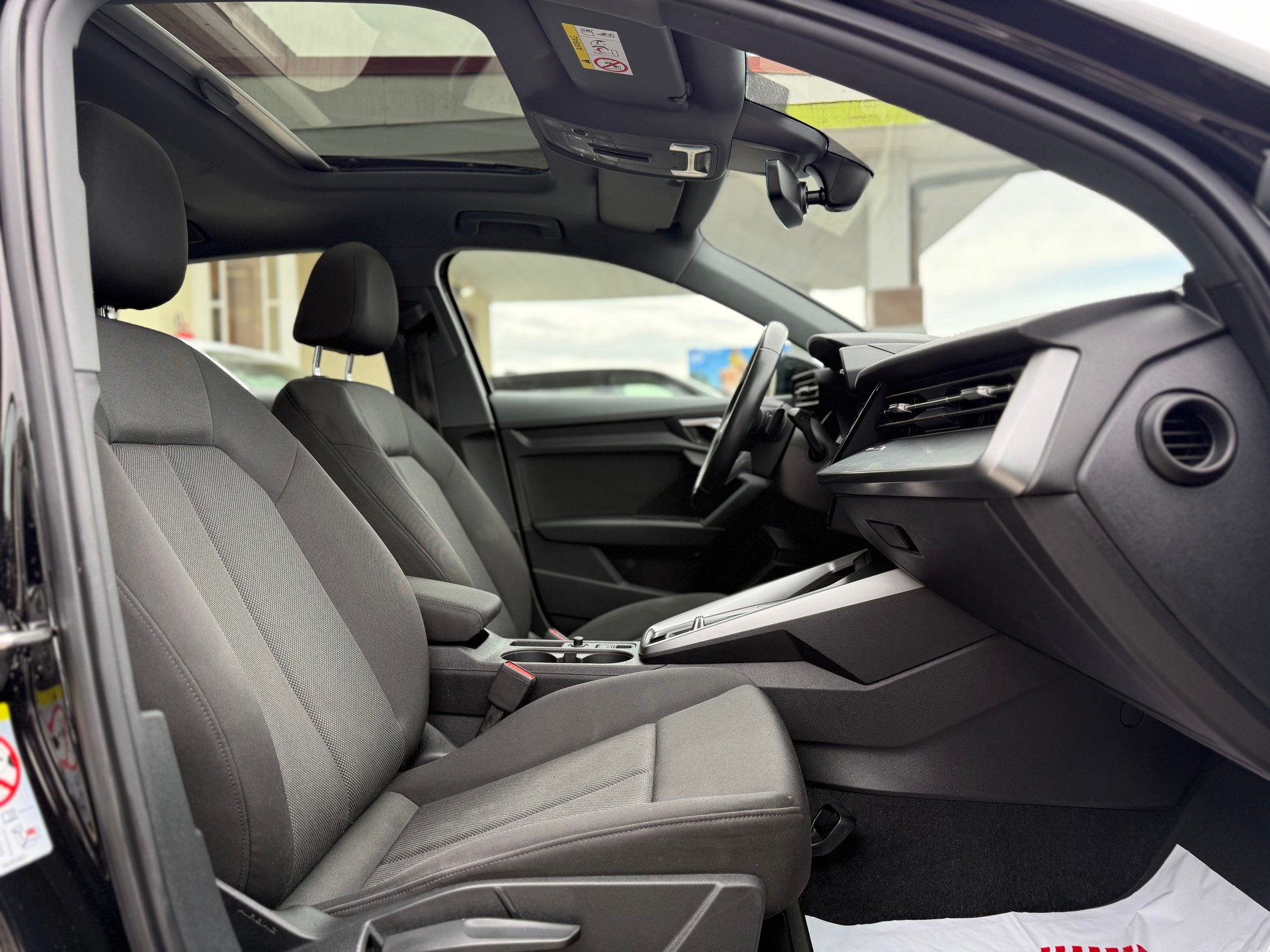AUDI A3 Sportback 35 TFSI Attraction S-tronic-image-12