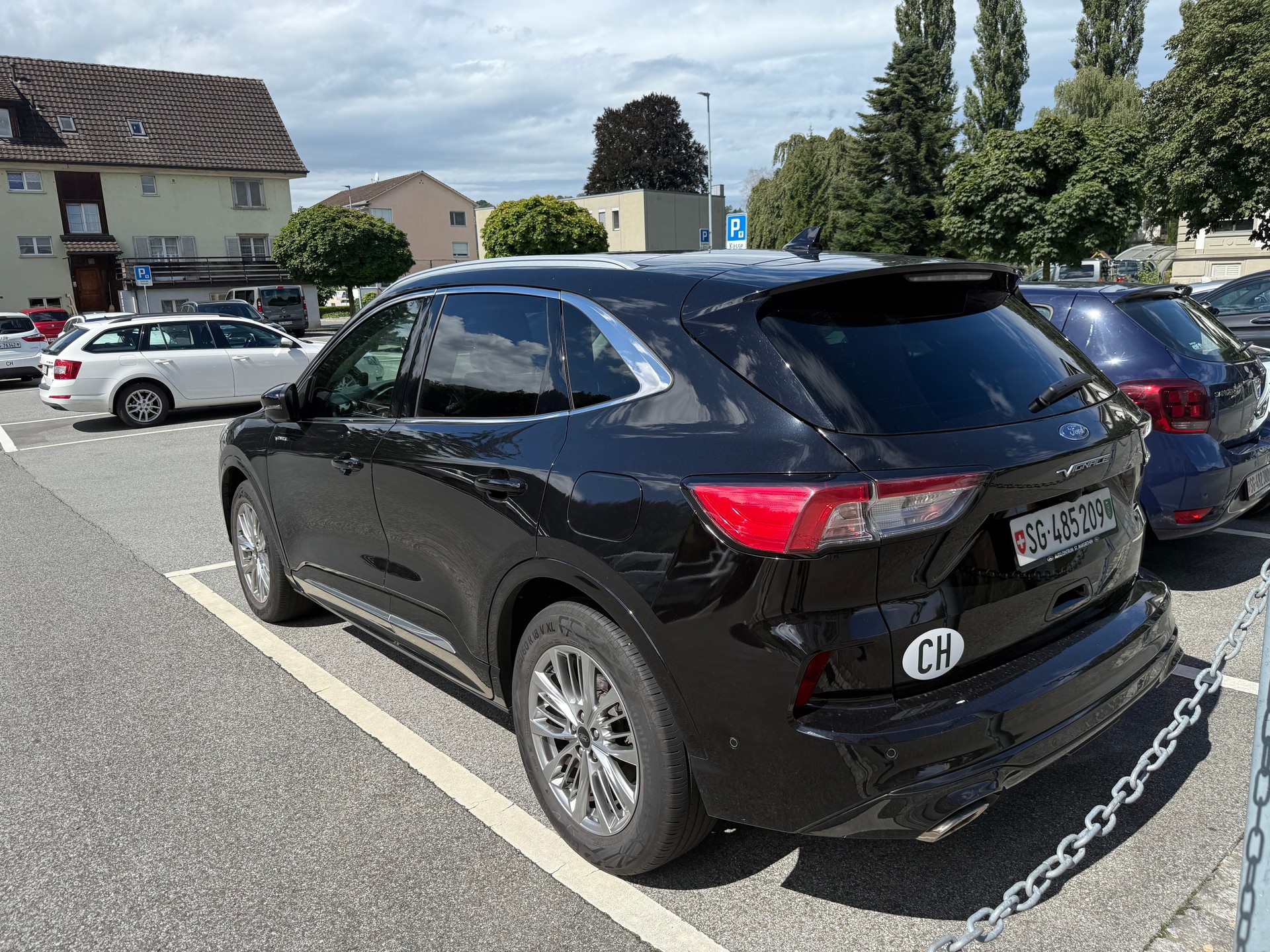 FORD Kuga 2.5 FHEV Vignale 4WD-image-4
