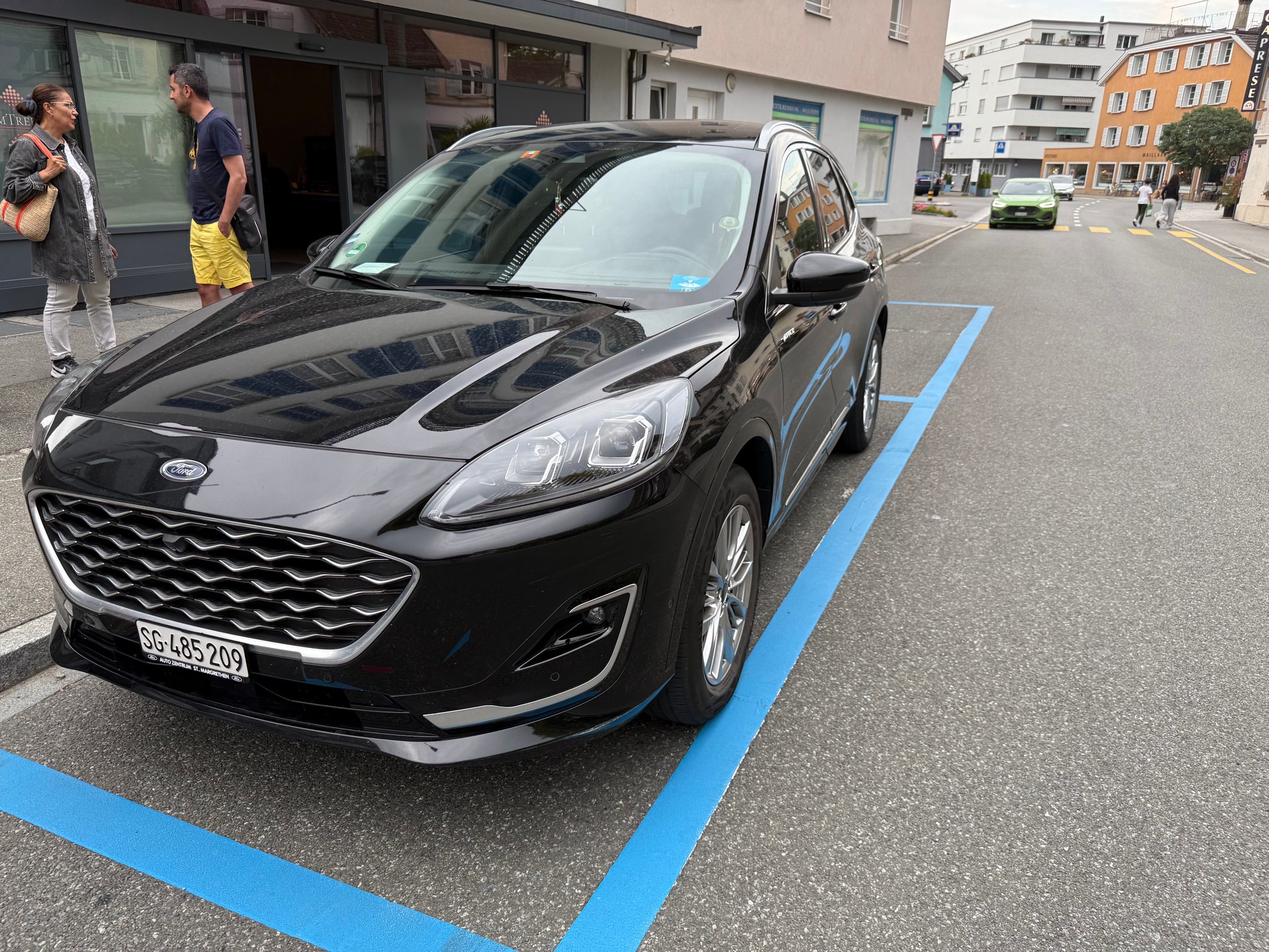 FORD Kuga 2.5 FHEV Vignale 4WD-showroom-element-2