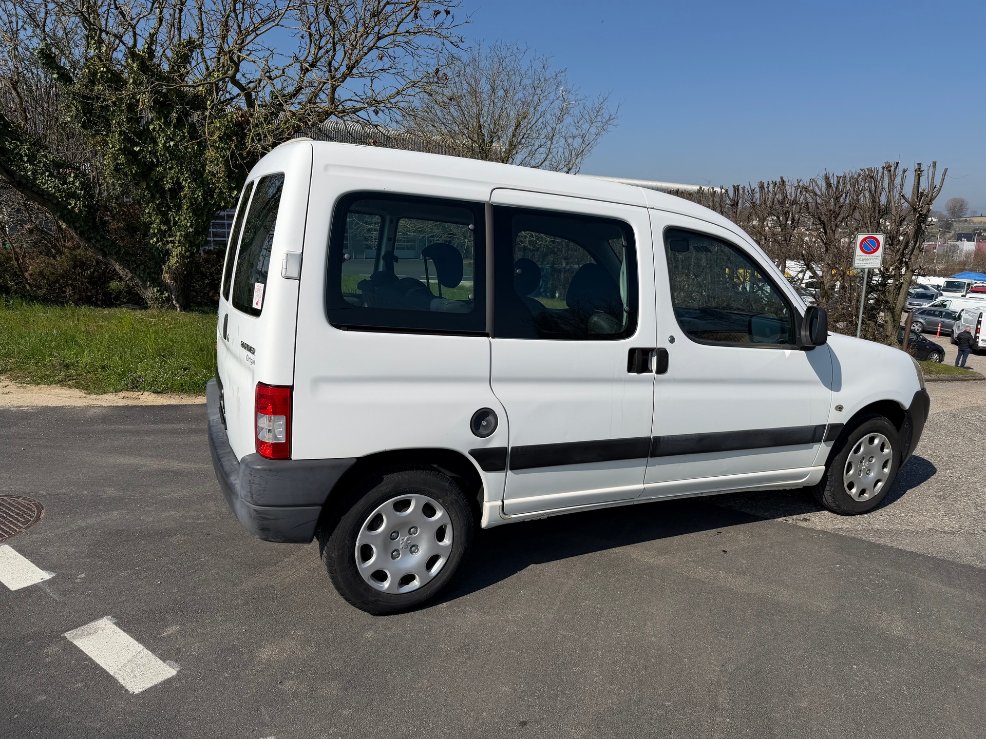 PEUGEOT Partner 1.4 Urban-image-13