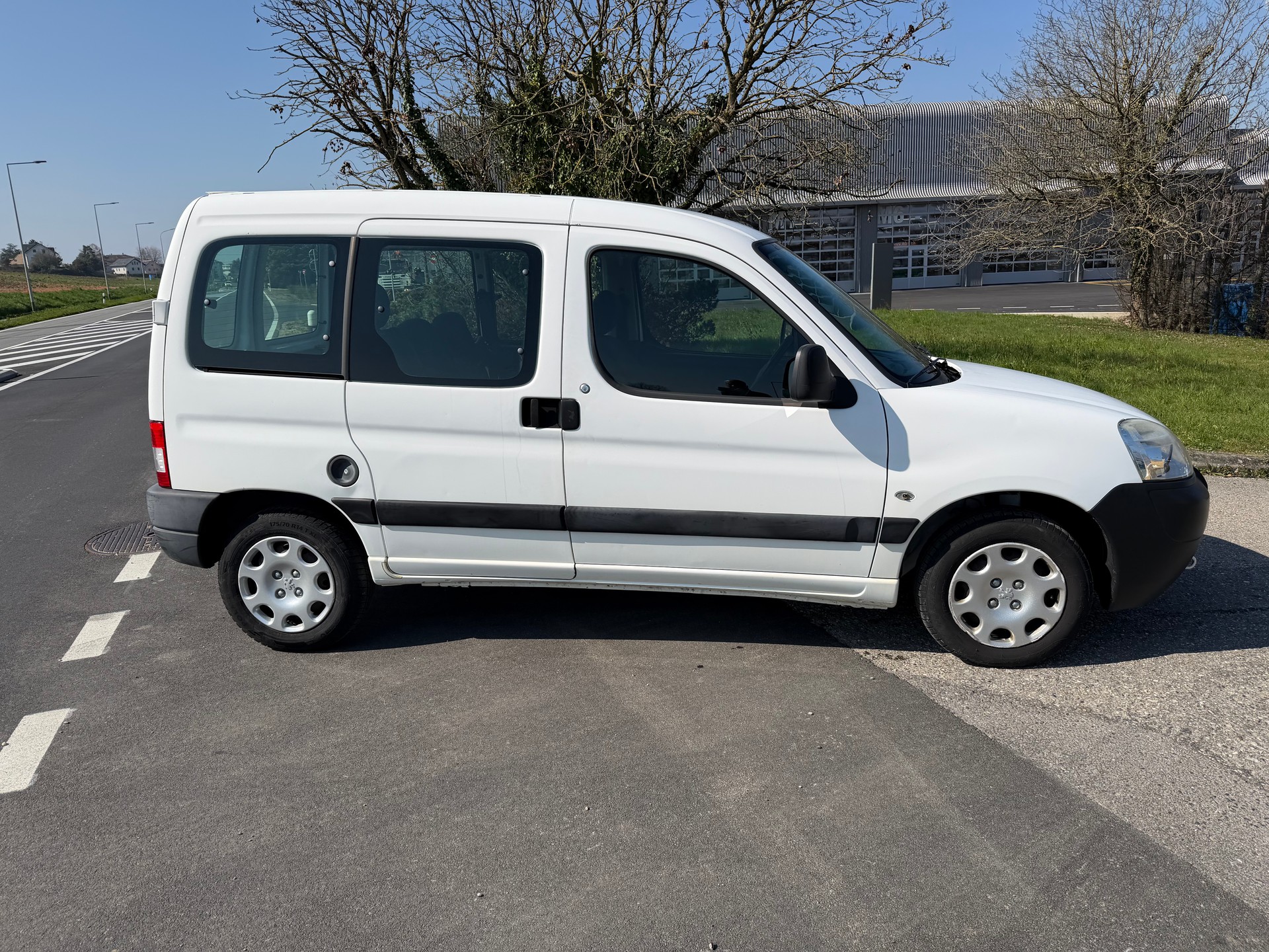 PEUGEOT Partner 1.4 Urban-image-12