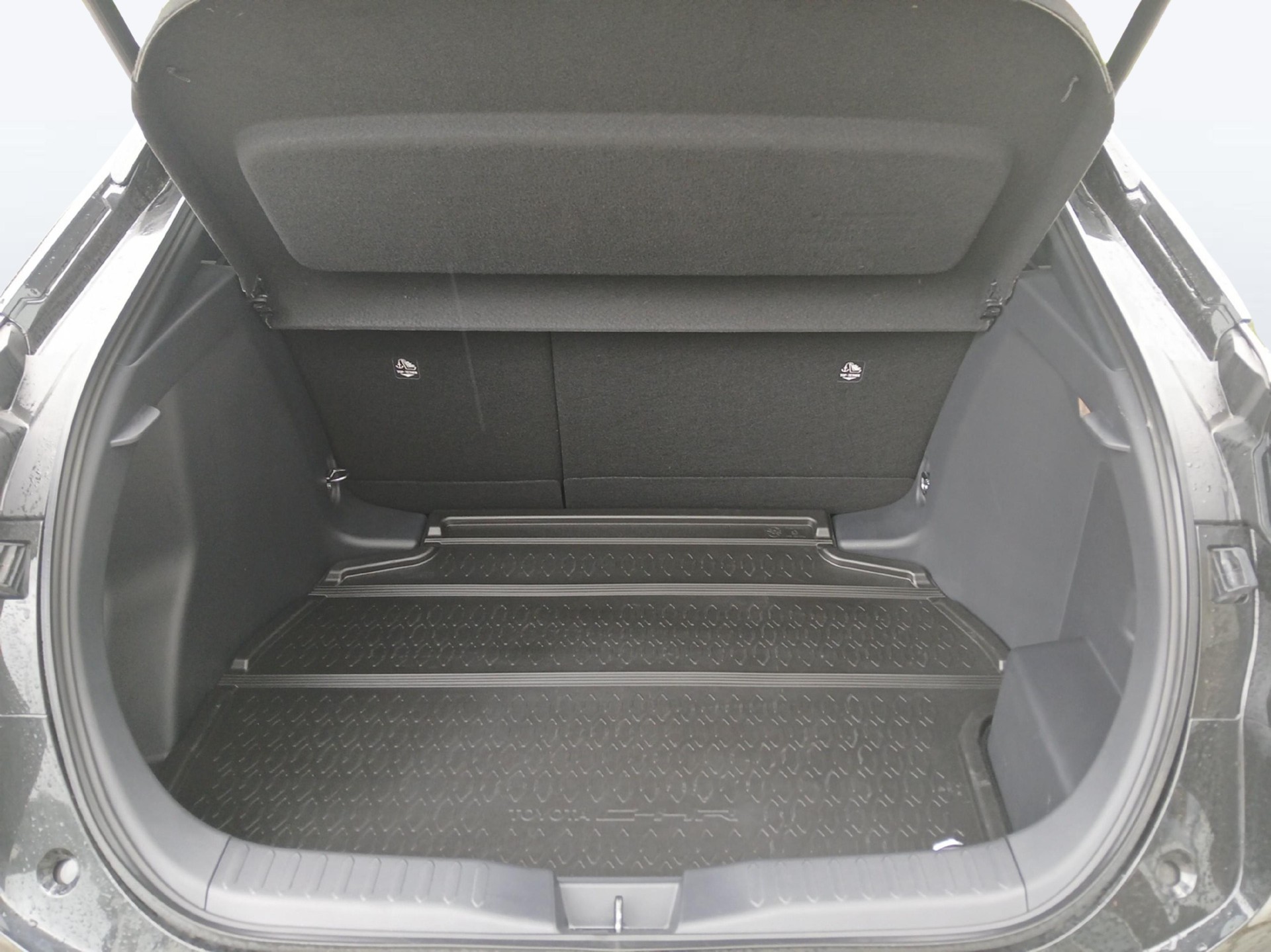 TOYOTA C-HR 2.0 HEV Trend 4x4-image-11