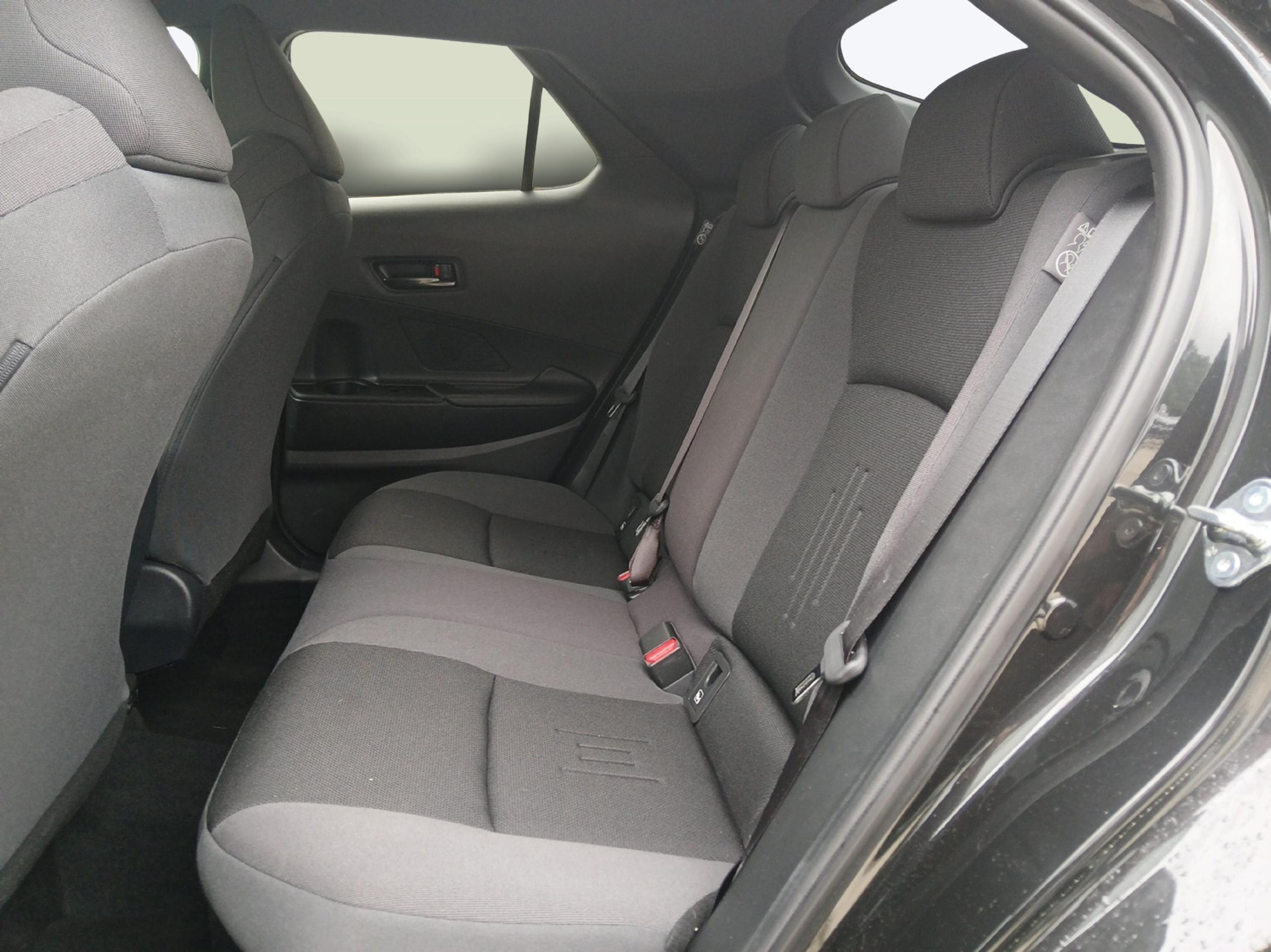 TOYOTA C-HR 2.0 HEV Trend 4x4-image-10