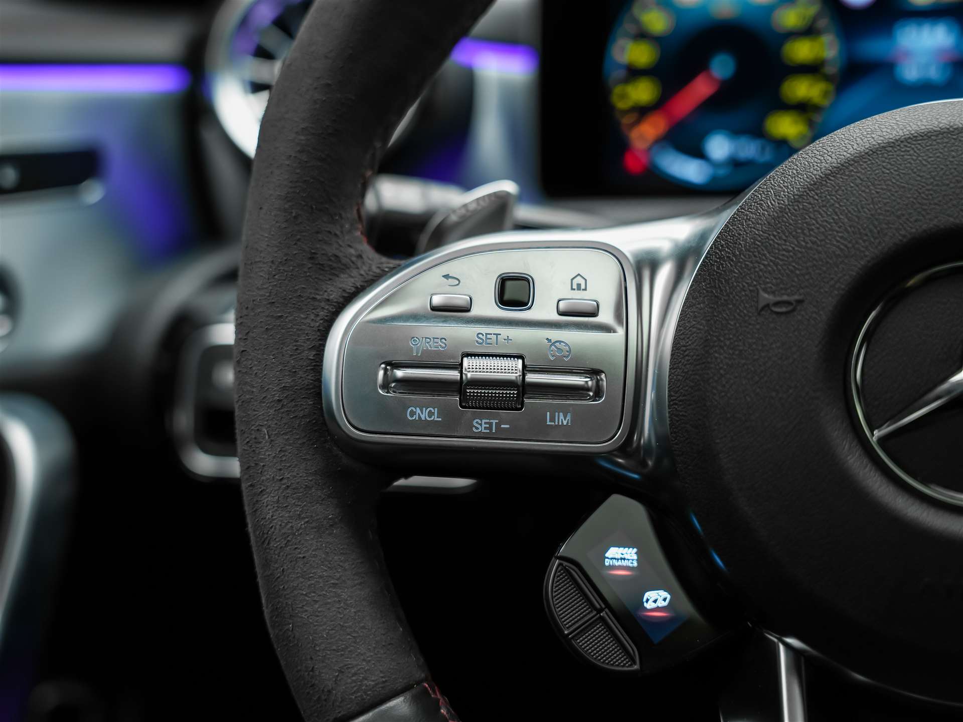 MERCEDES-BENZ CLA 45 S AMG 4Matic+ 8G-DCT *Panorama*Haed-Up*Burmester*-image-27
