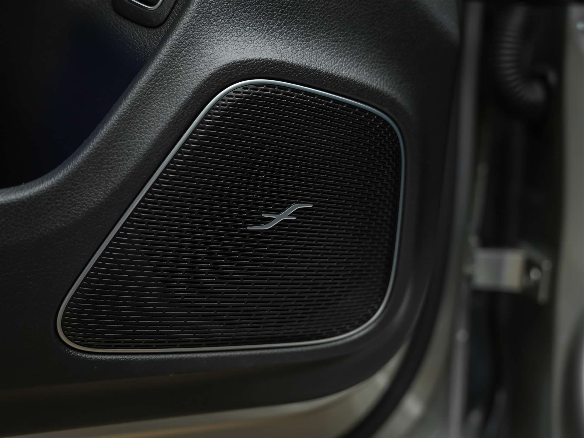 MERCEDES-BENZ CLA 45 S AMG 4Matic+ 8G-DCT *Panorama*Haed-Up*Burmester*-image-19