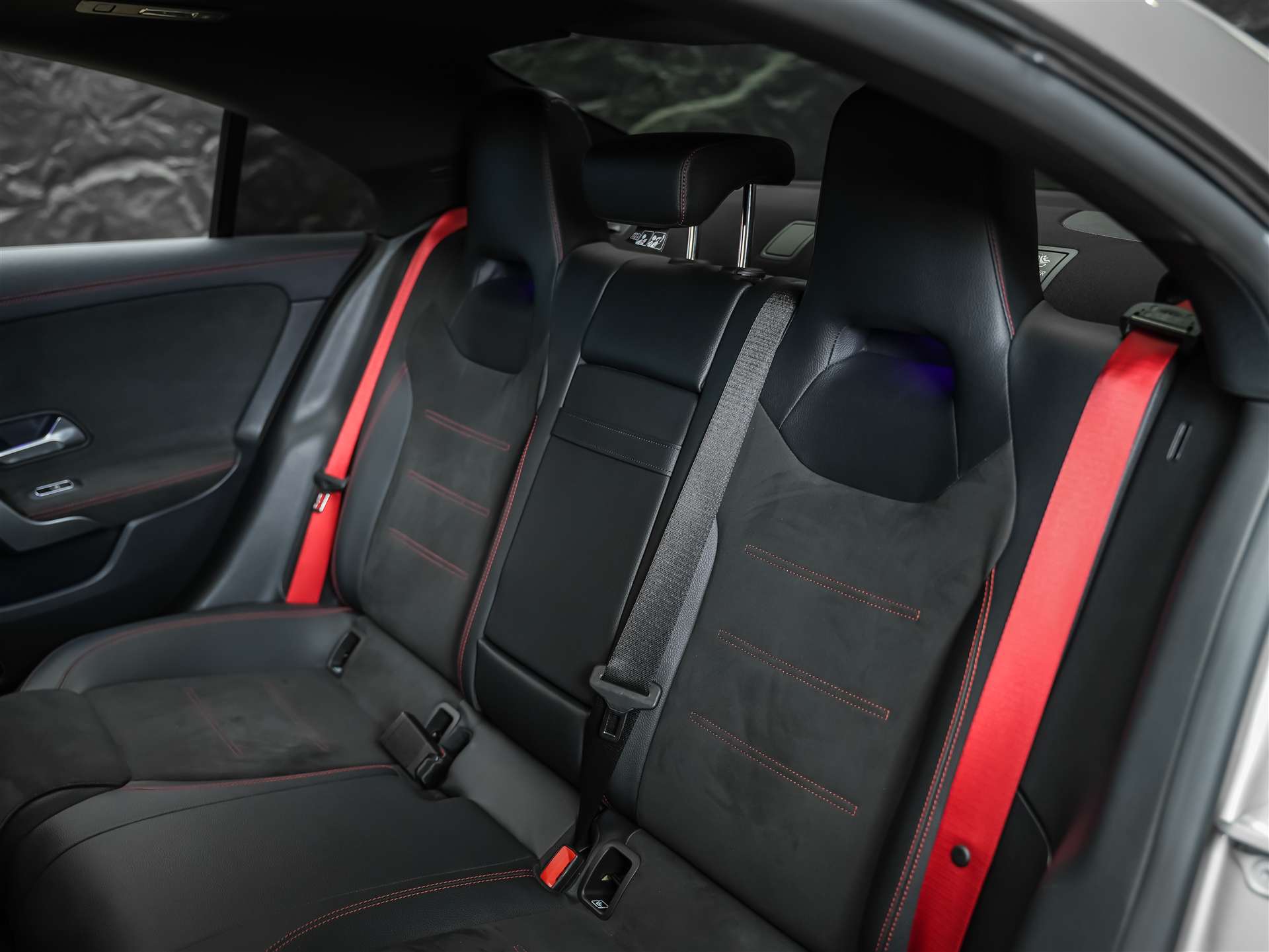 MERCEDES-BENZ CLA 45 S AMG 4Matic+ 8G-DCT *Panorama*Haed-Up*Burmester*-image-11