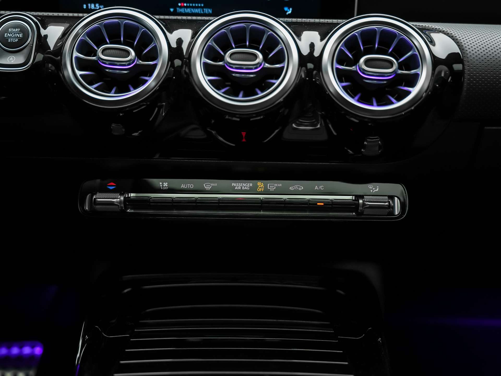 MERCEDES-BENZ CLA 45 S AMG 4Matic+ 8G-DCT *Panorama*Haed-Up*Burmester*-image-23