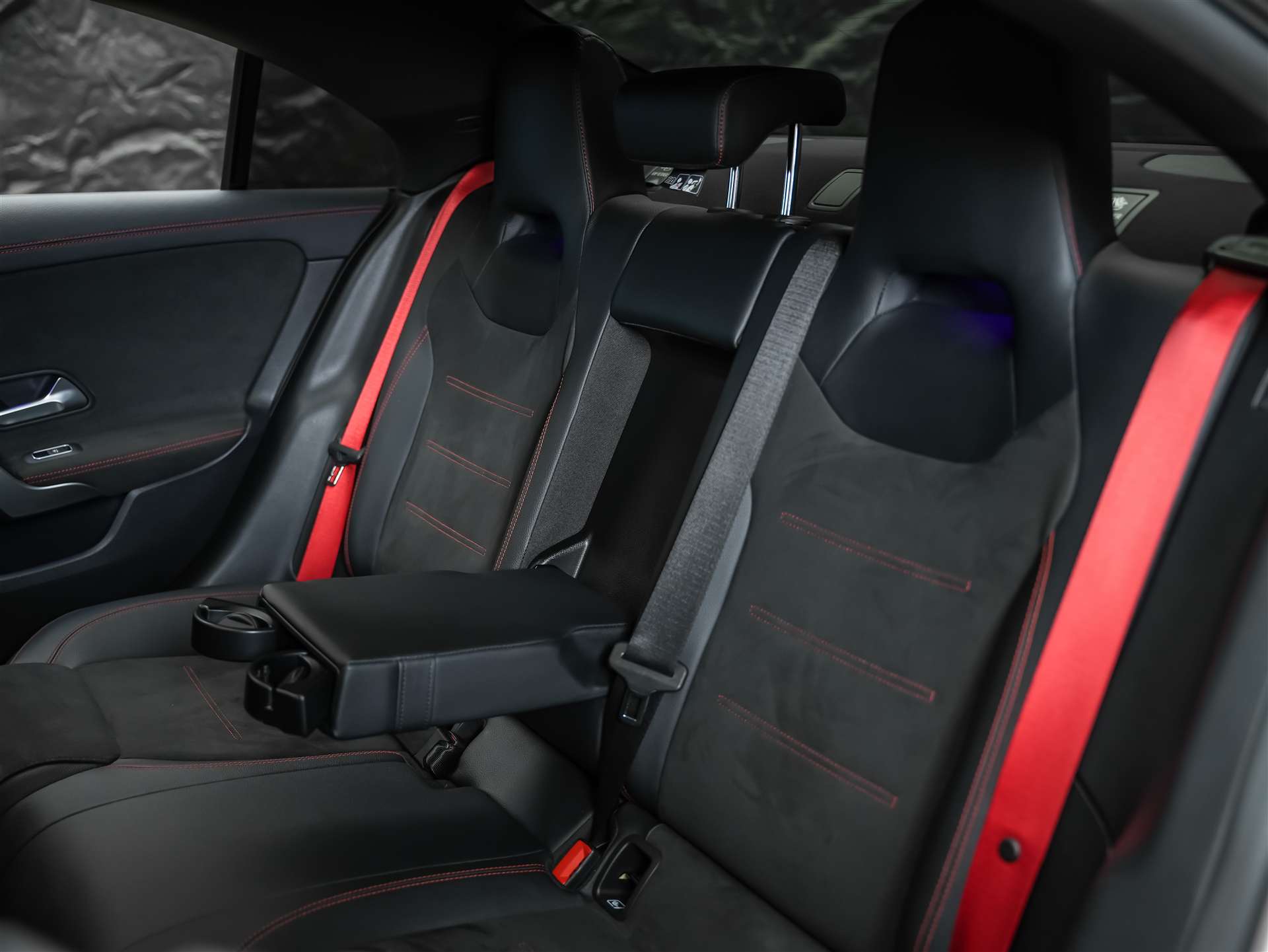 MERCEDES-BENZ CLA 45 S AMG 4Matic+ 8G-DCT *Panorama*Haed-Up*Burmester*-image-12
