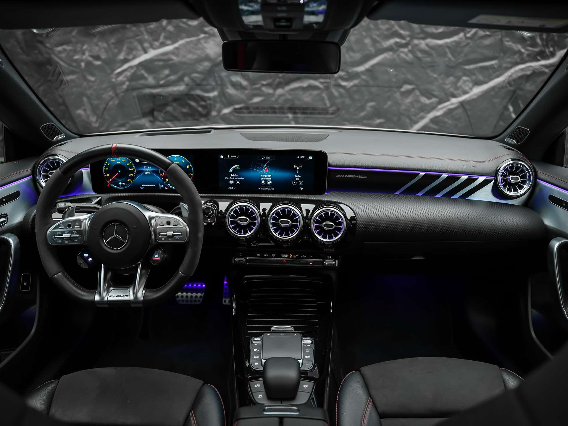 MERCEDES-BENZ CLA 45 S AMG 4Matic+ 8G-DCT *Panorama*Haed-Up*Burmester*-image-21